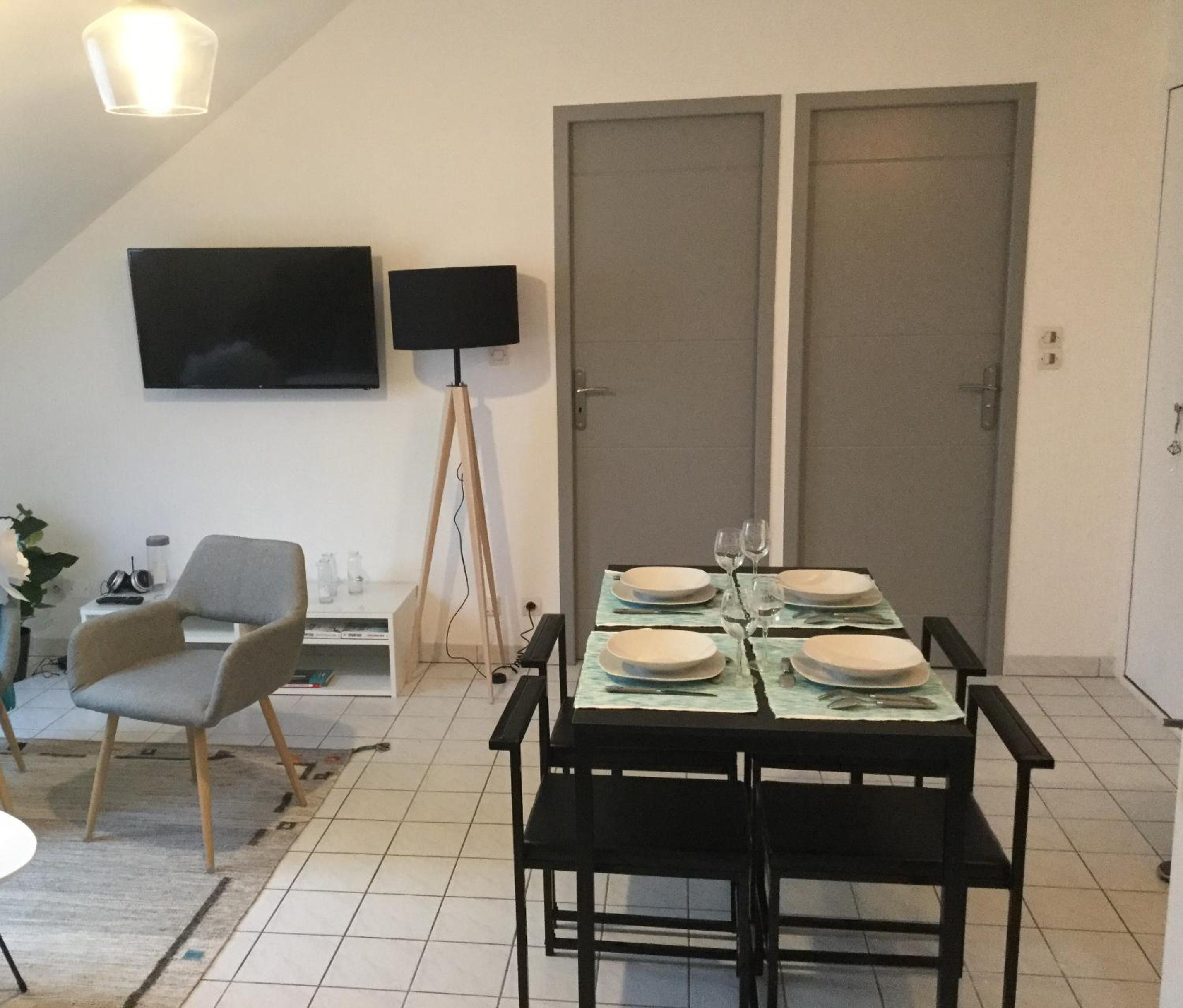 One-Bedroom Apartment - Photo 18
