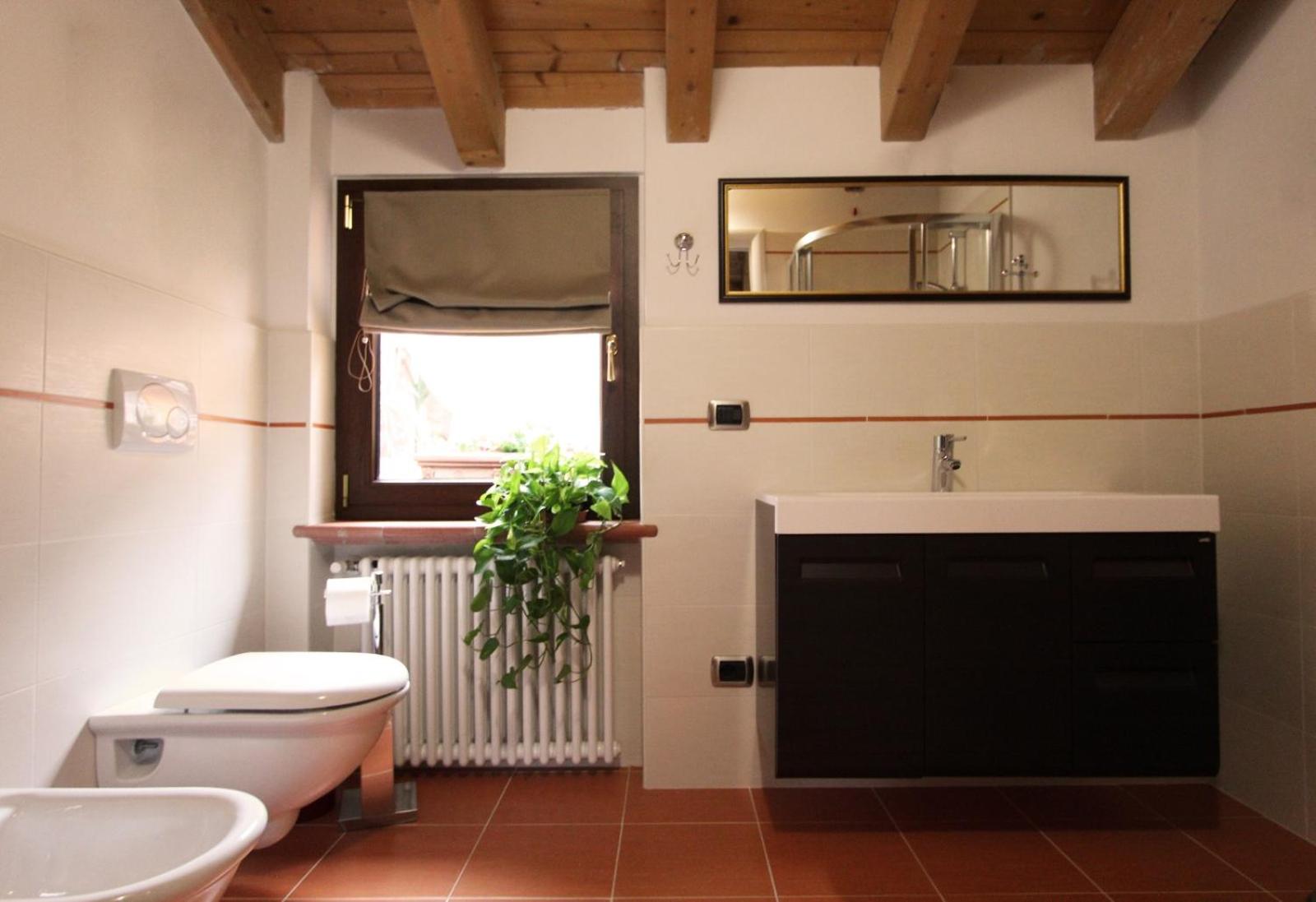 One-Bedroom Apartment - Attic photo 3