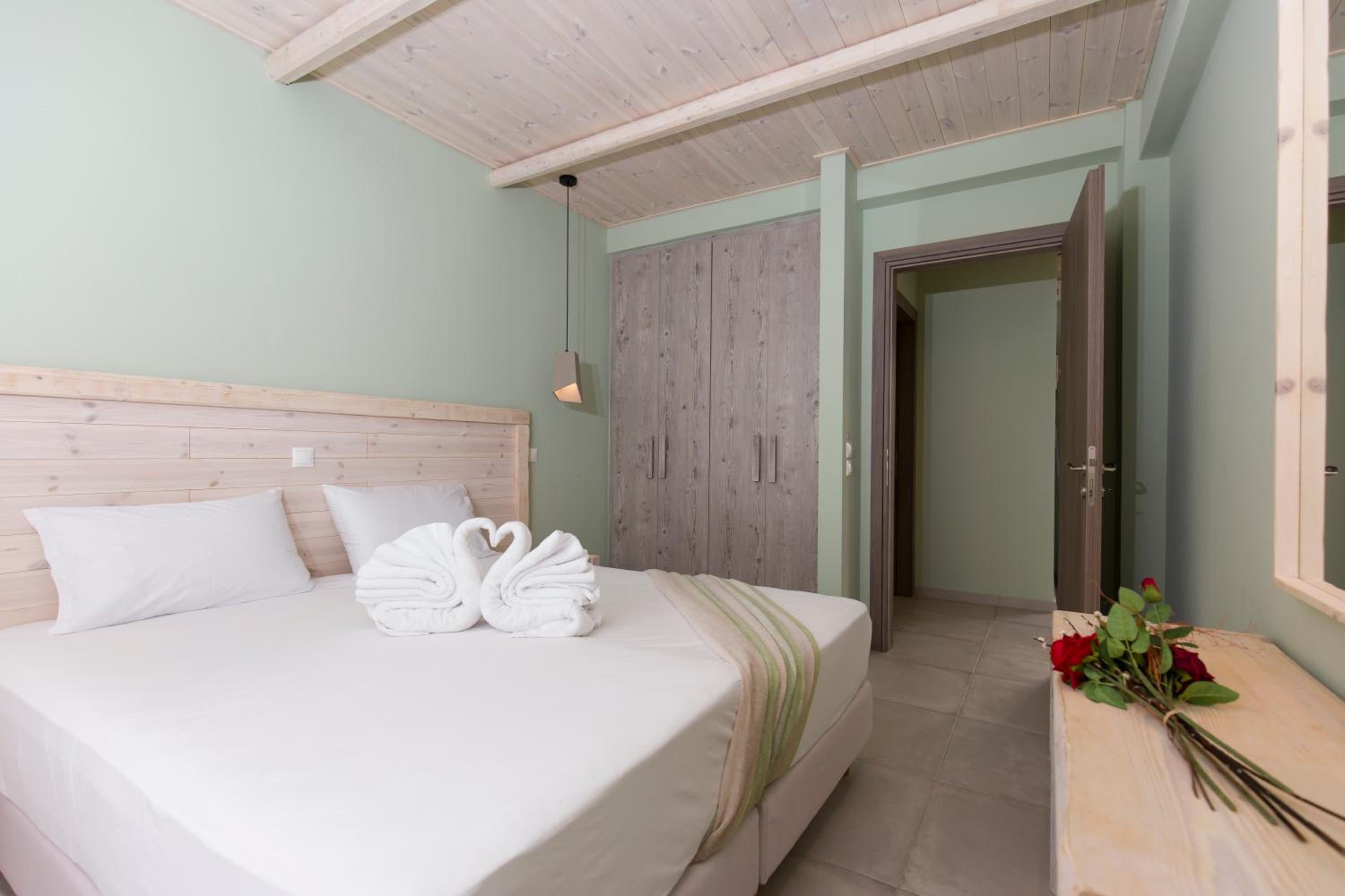 One-Bedroom Deluxe Apartment