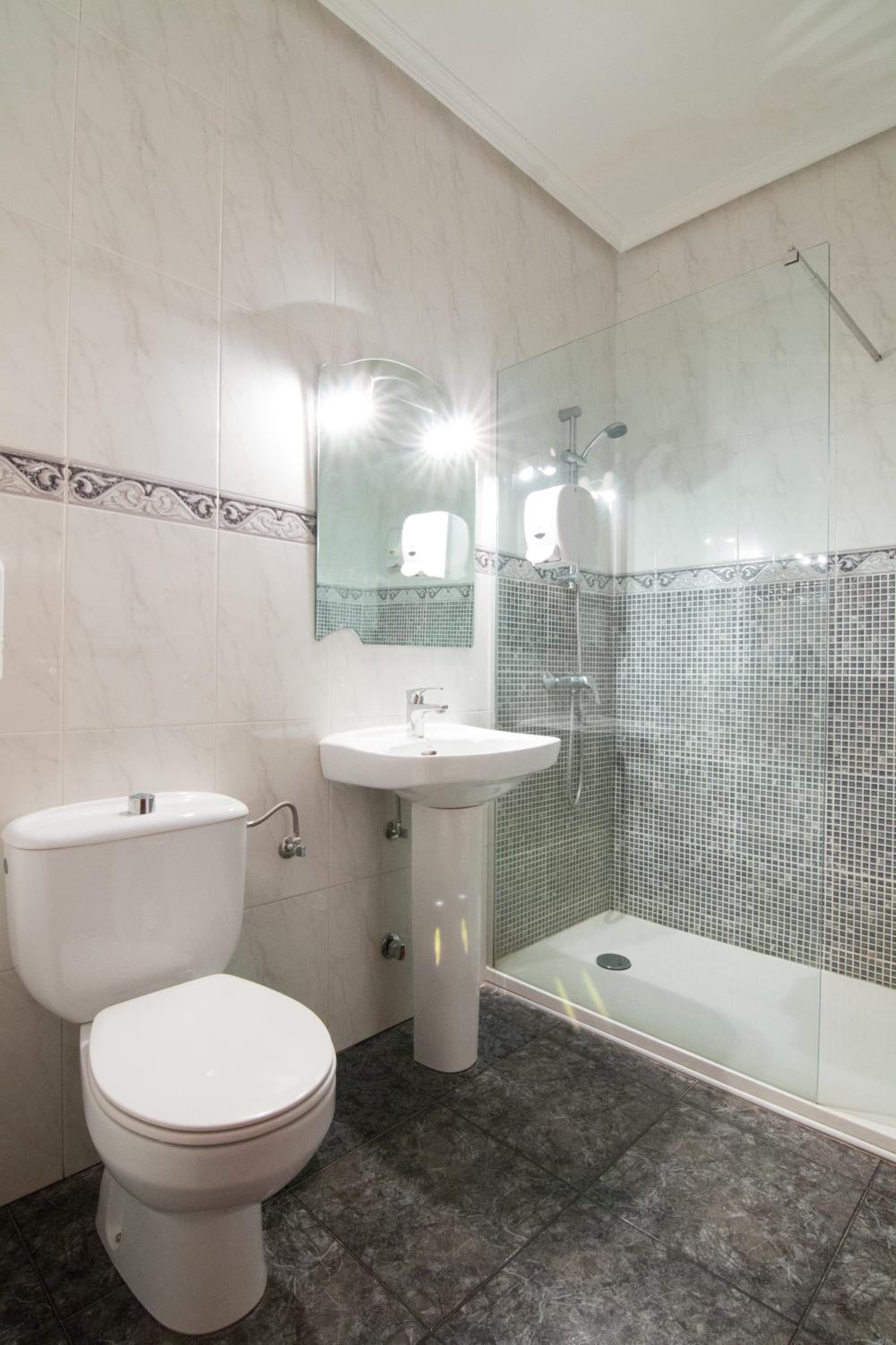 Double Room - Photo 2