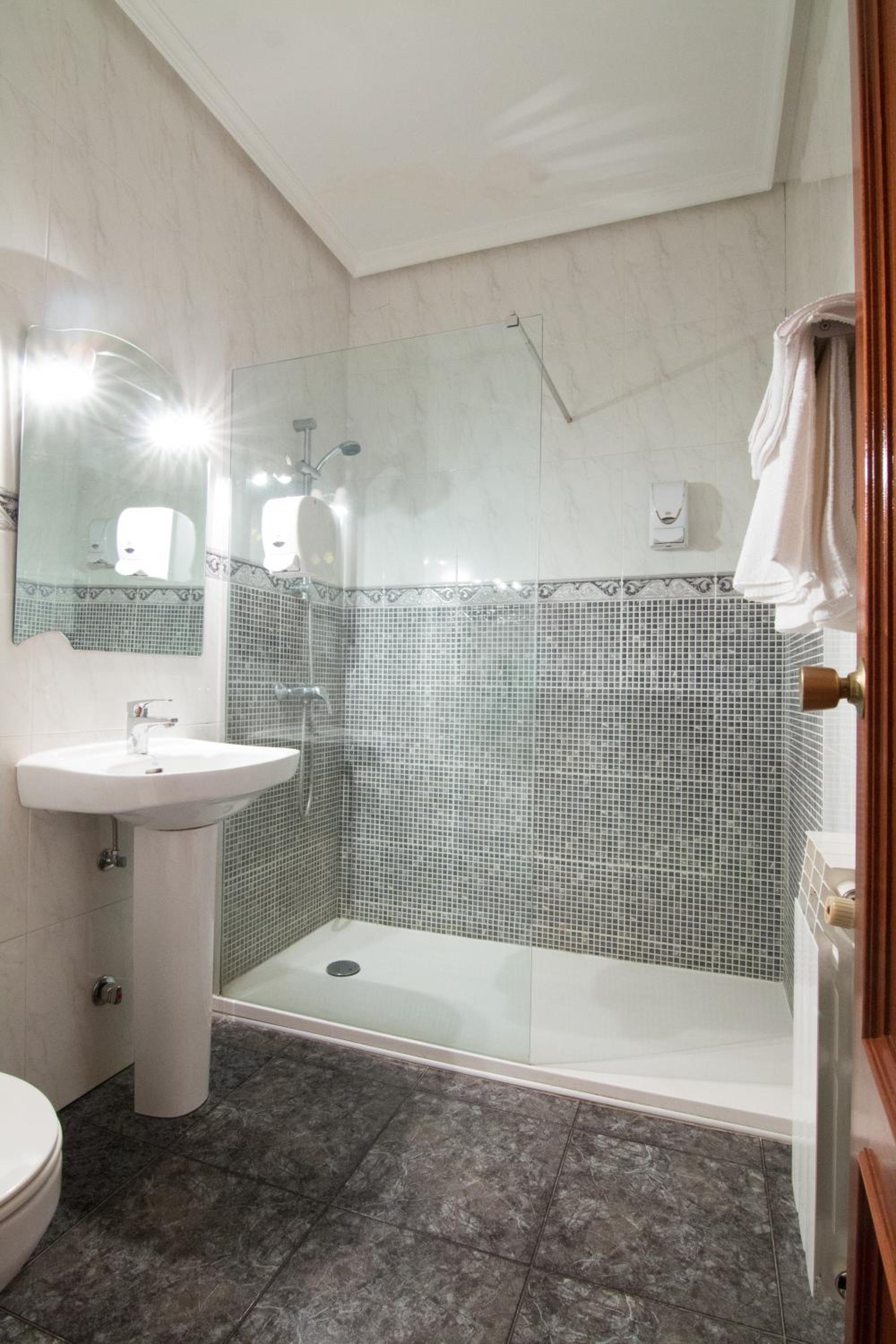 Double Room - Photo 4