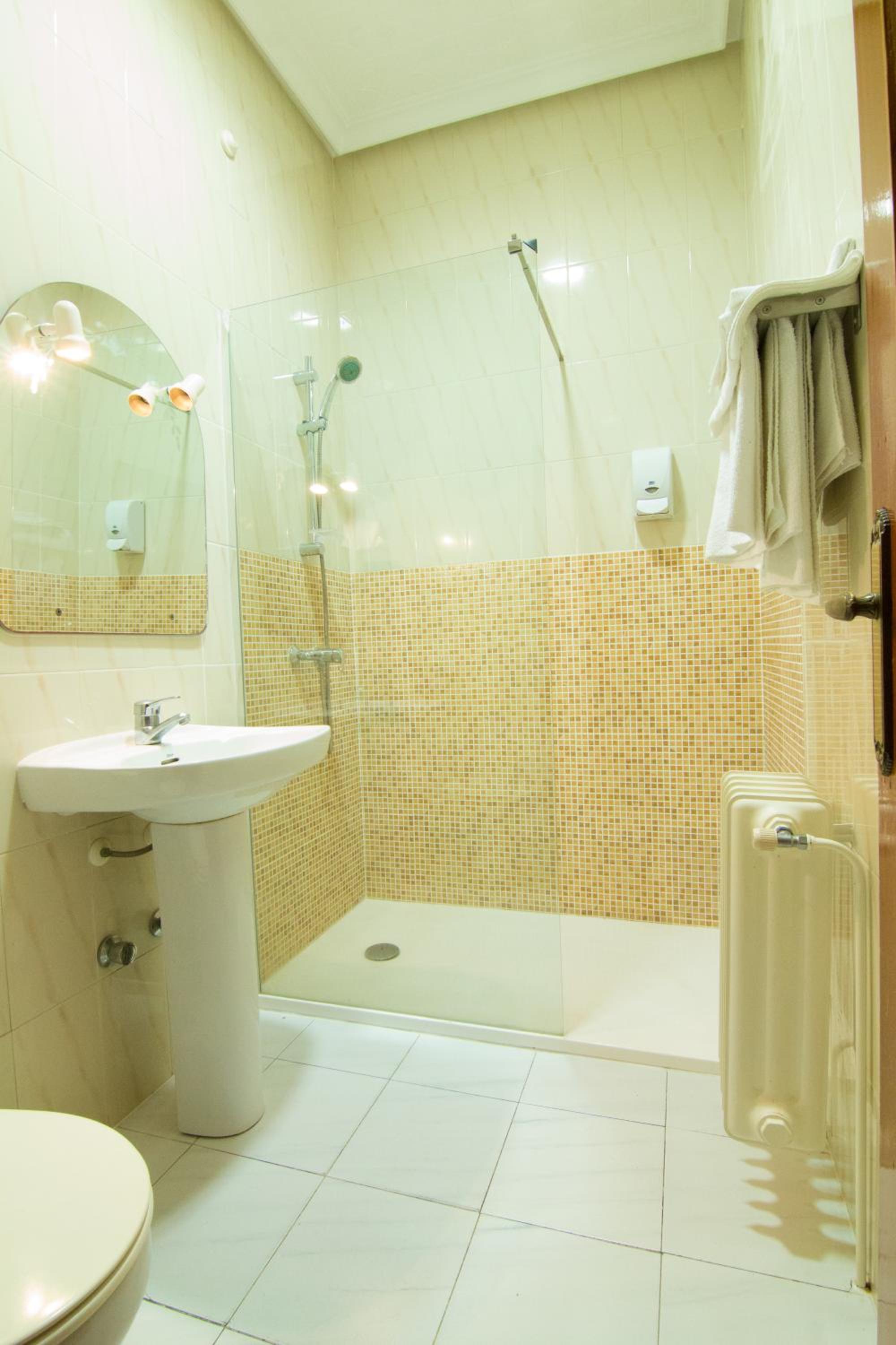 Triple Room - Photo 2