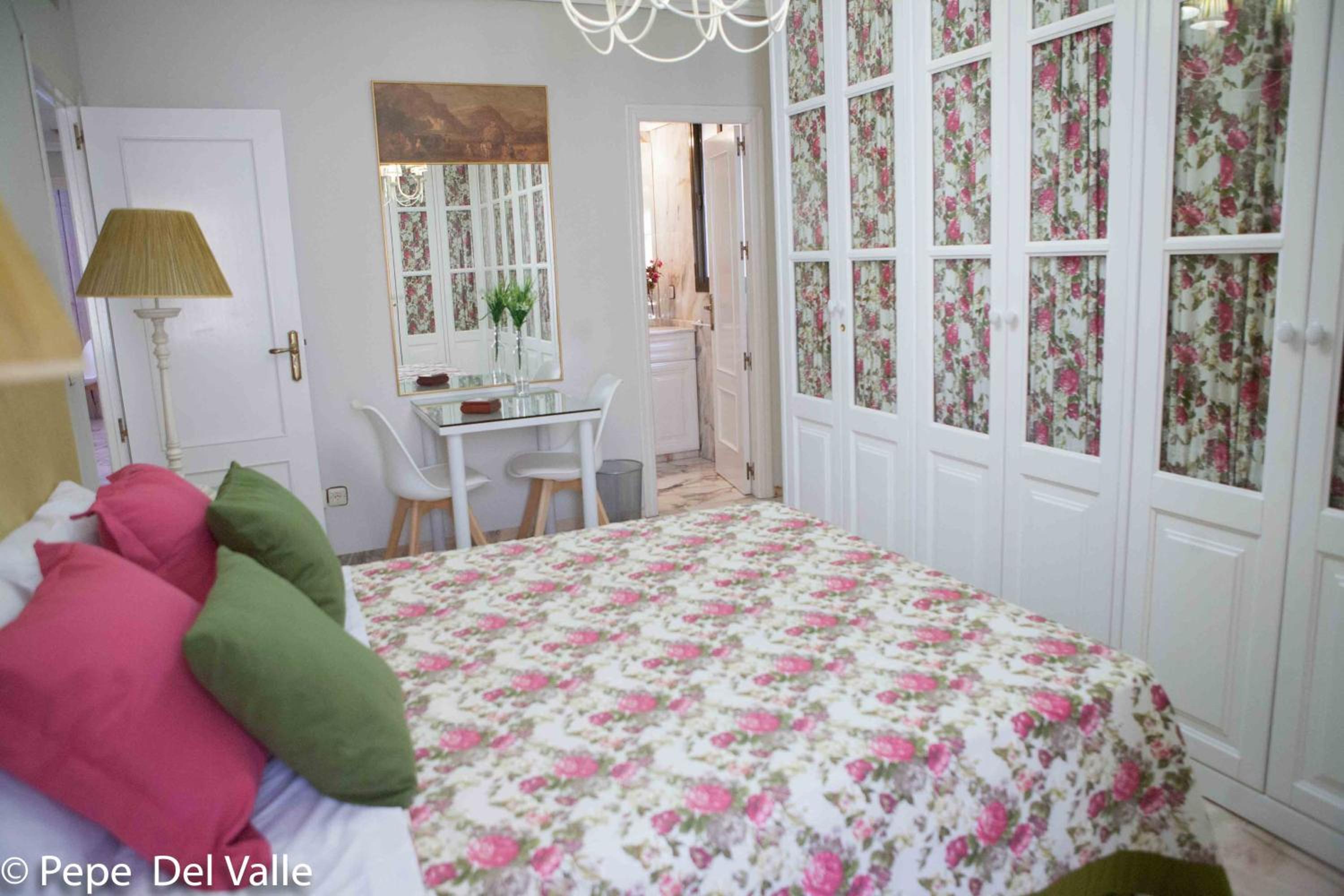 Double Room with Private Bathroom - Photo 5