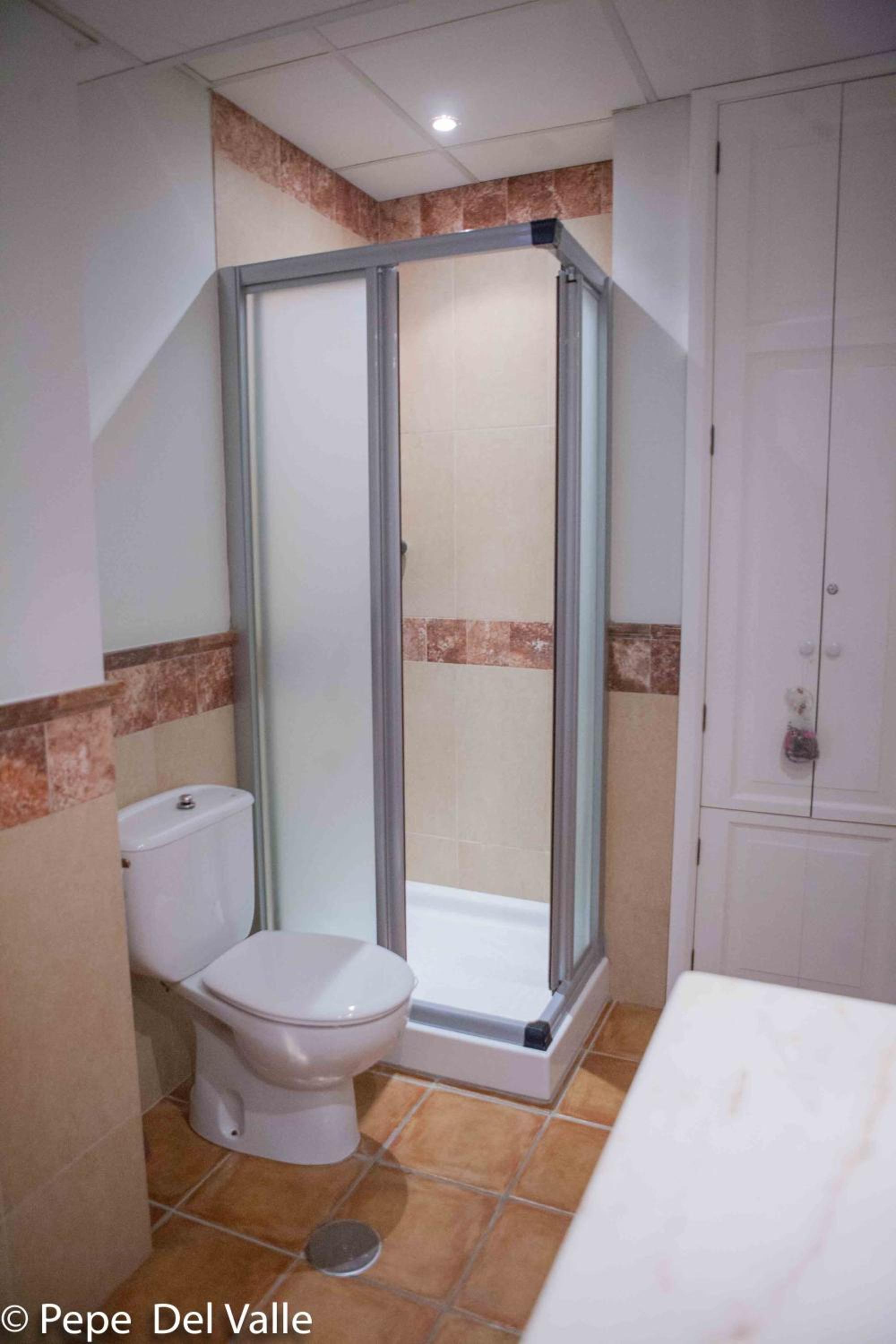 Deluxe Queen Room - Photo 6