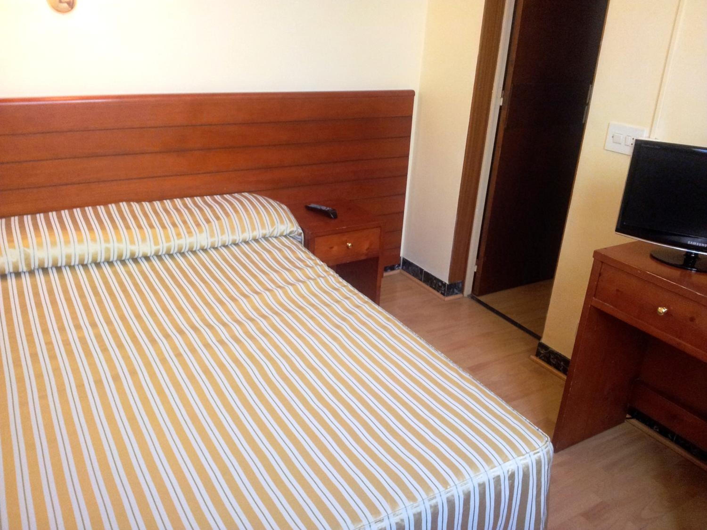 Double Room with Extra Bed photo 3