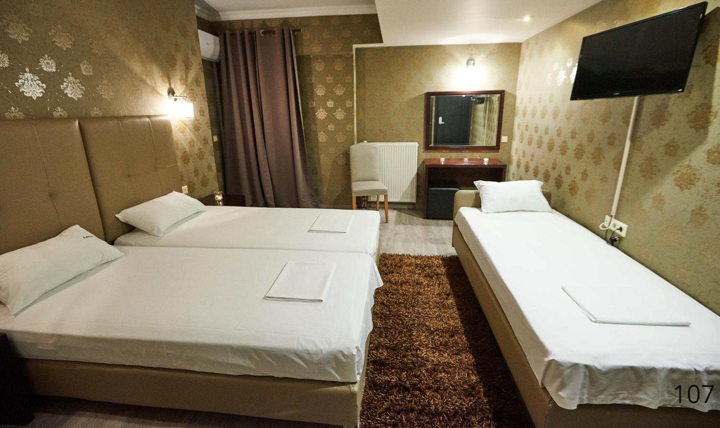 Standard Triple Room photo 2