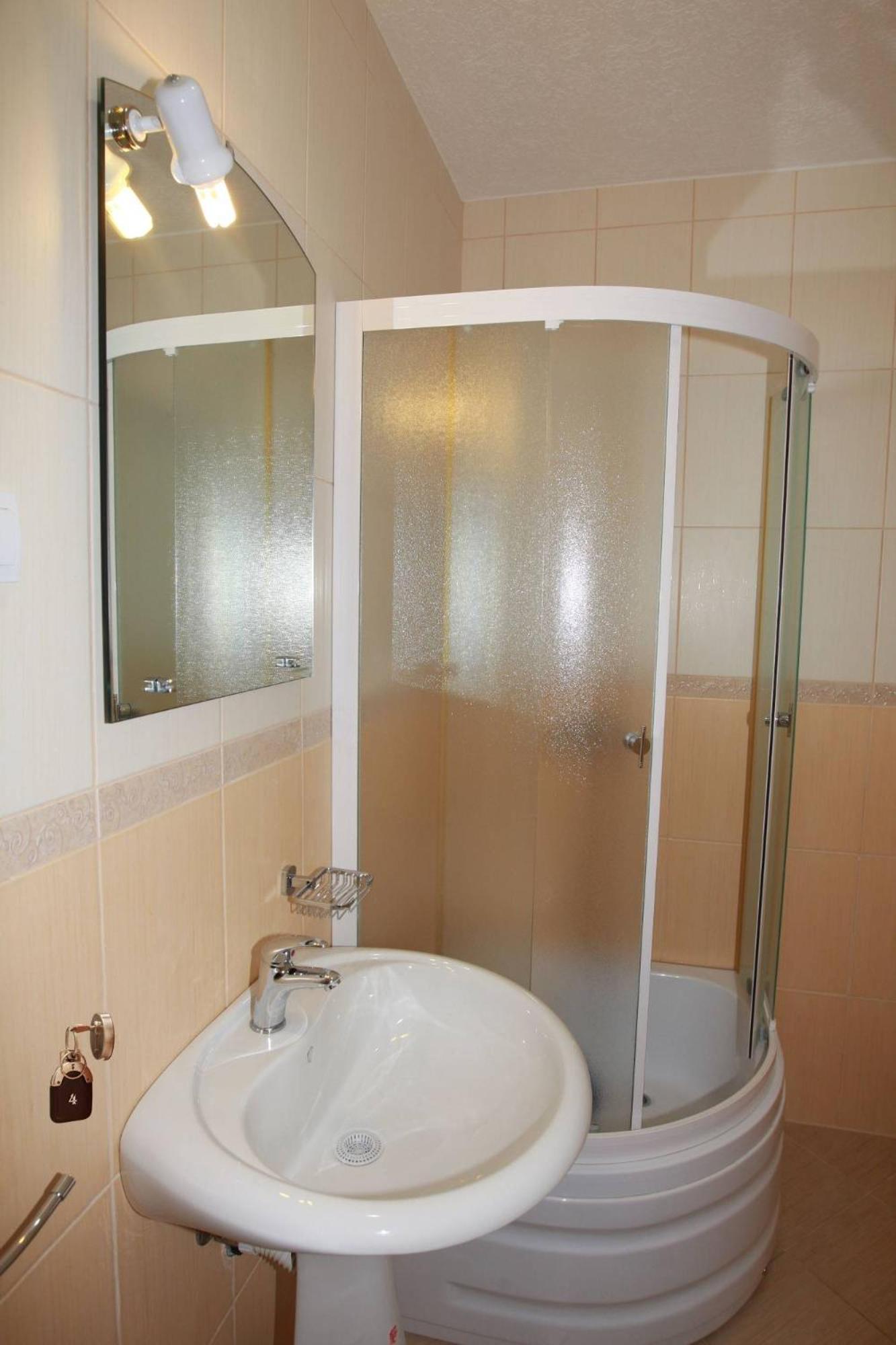 Standard Double Room - Photo 4