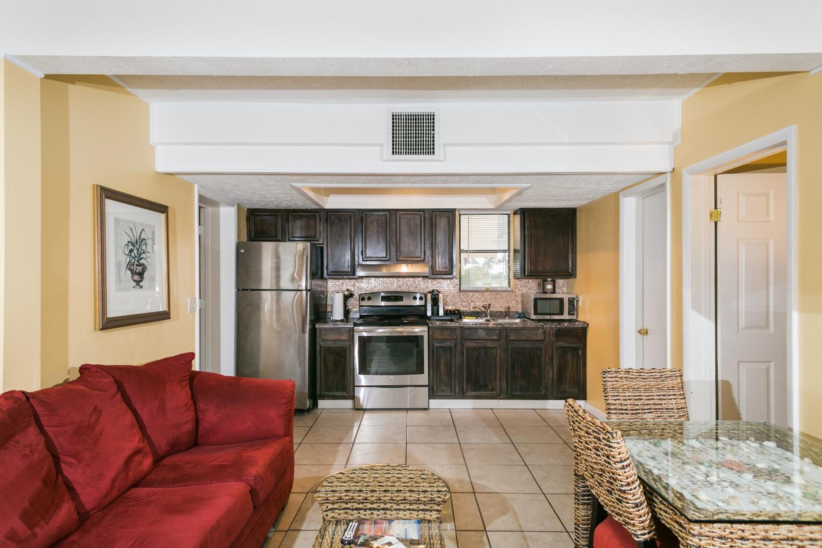 Two Bedroom Suite with Kitchen - Photo 3