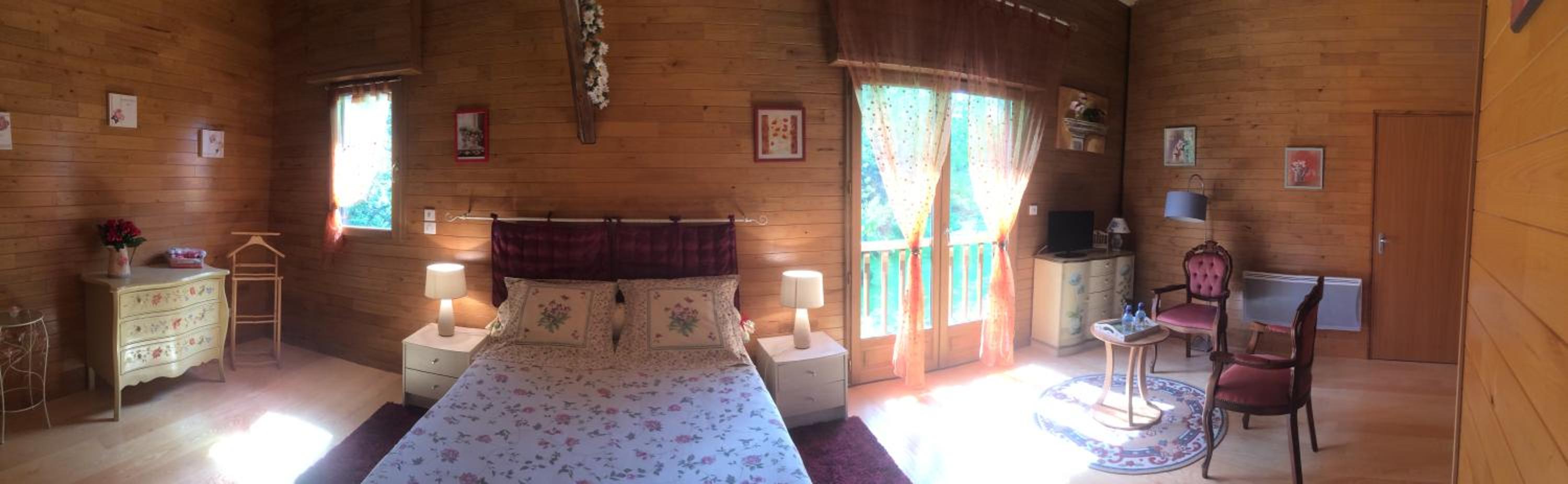 Deluxe King Suite photo 2