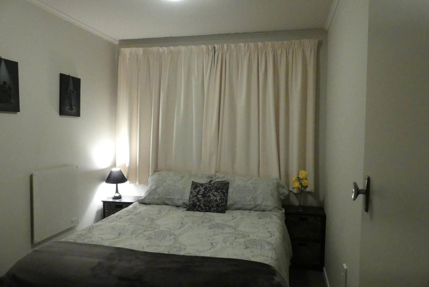 Three-Bedroom House photo 3