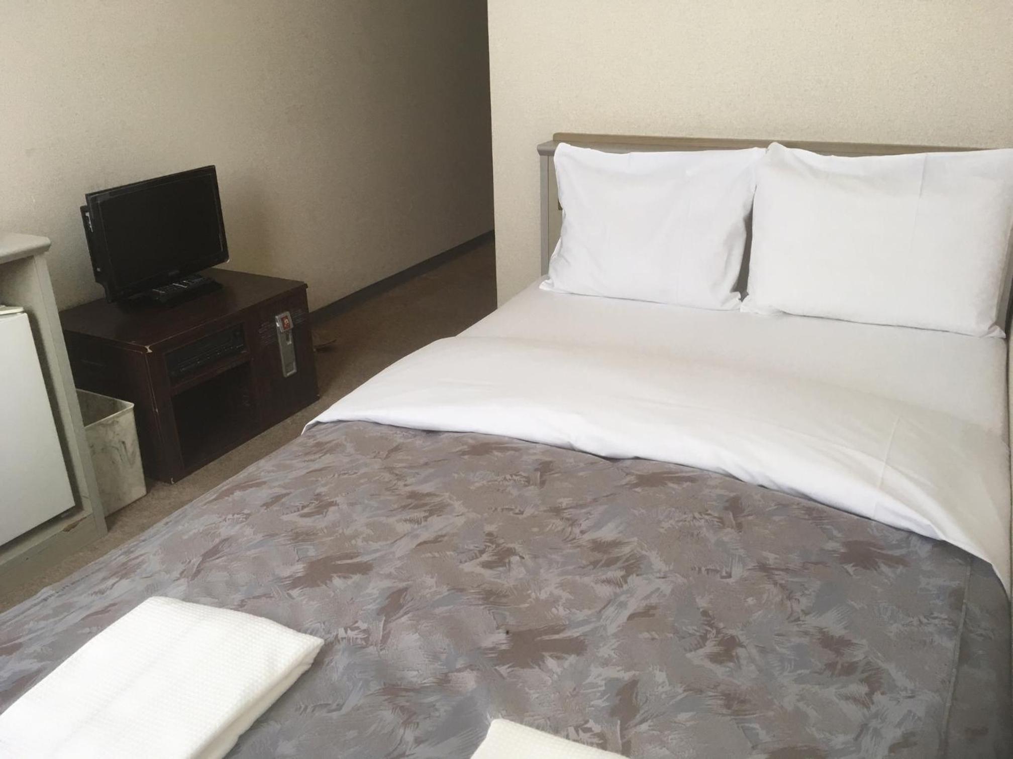 Double Room With Small Double Bed - Photo 10