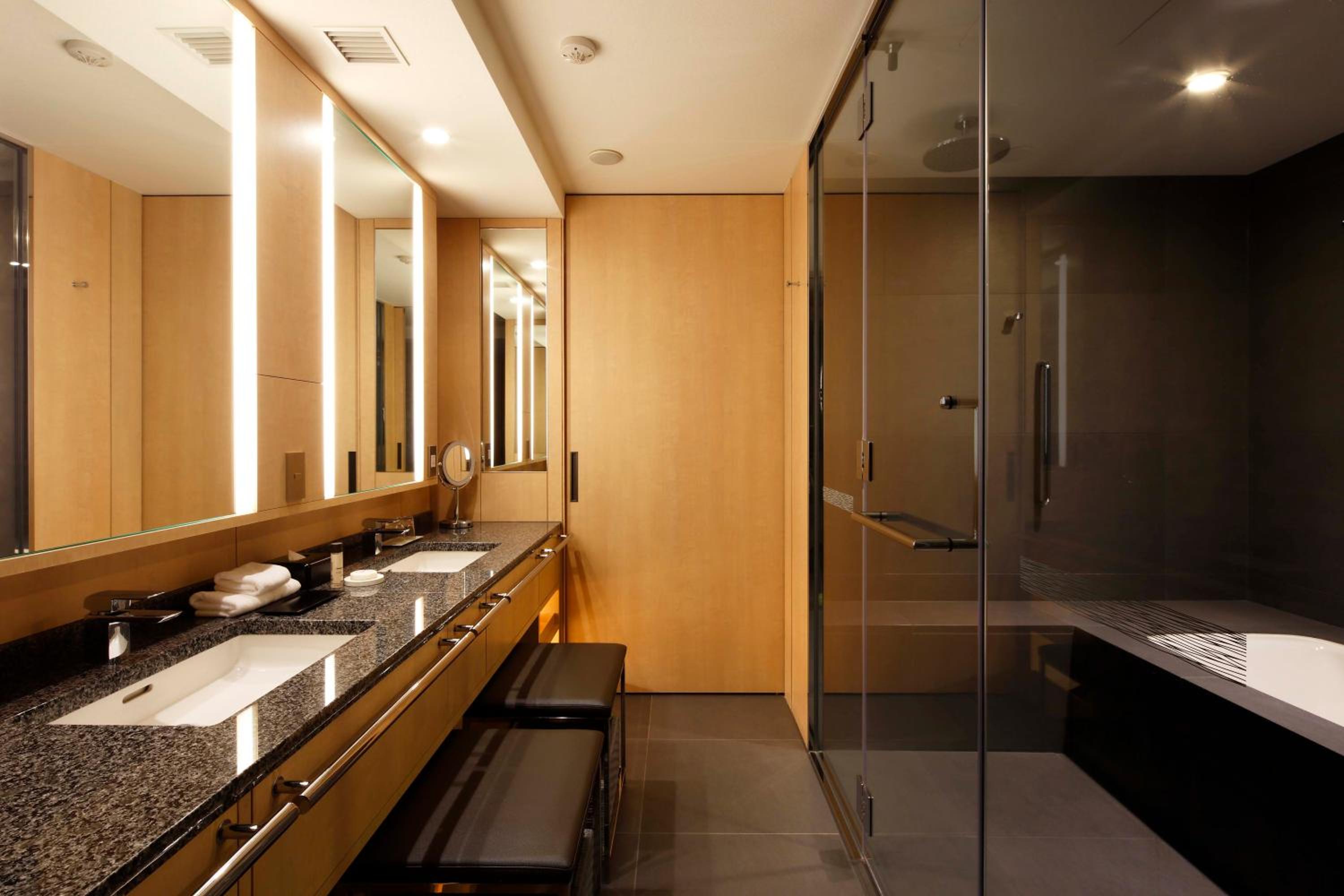 Junior Suite - Non-Smoking