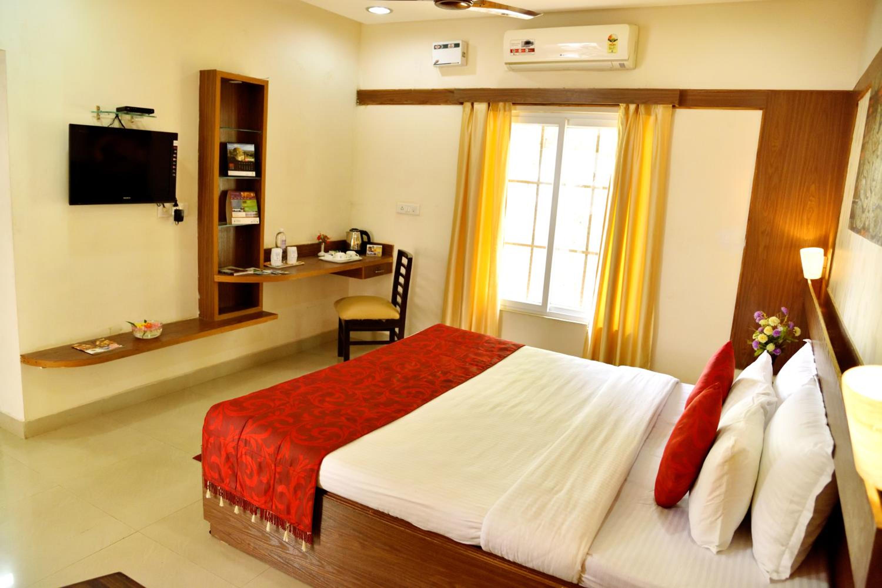 AC Deluxe Double Room photo 3