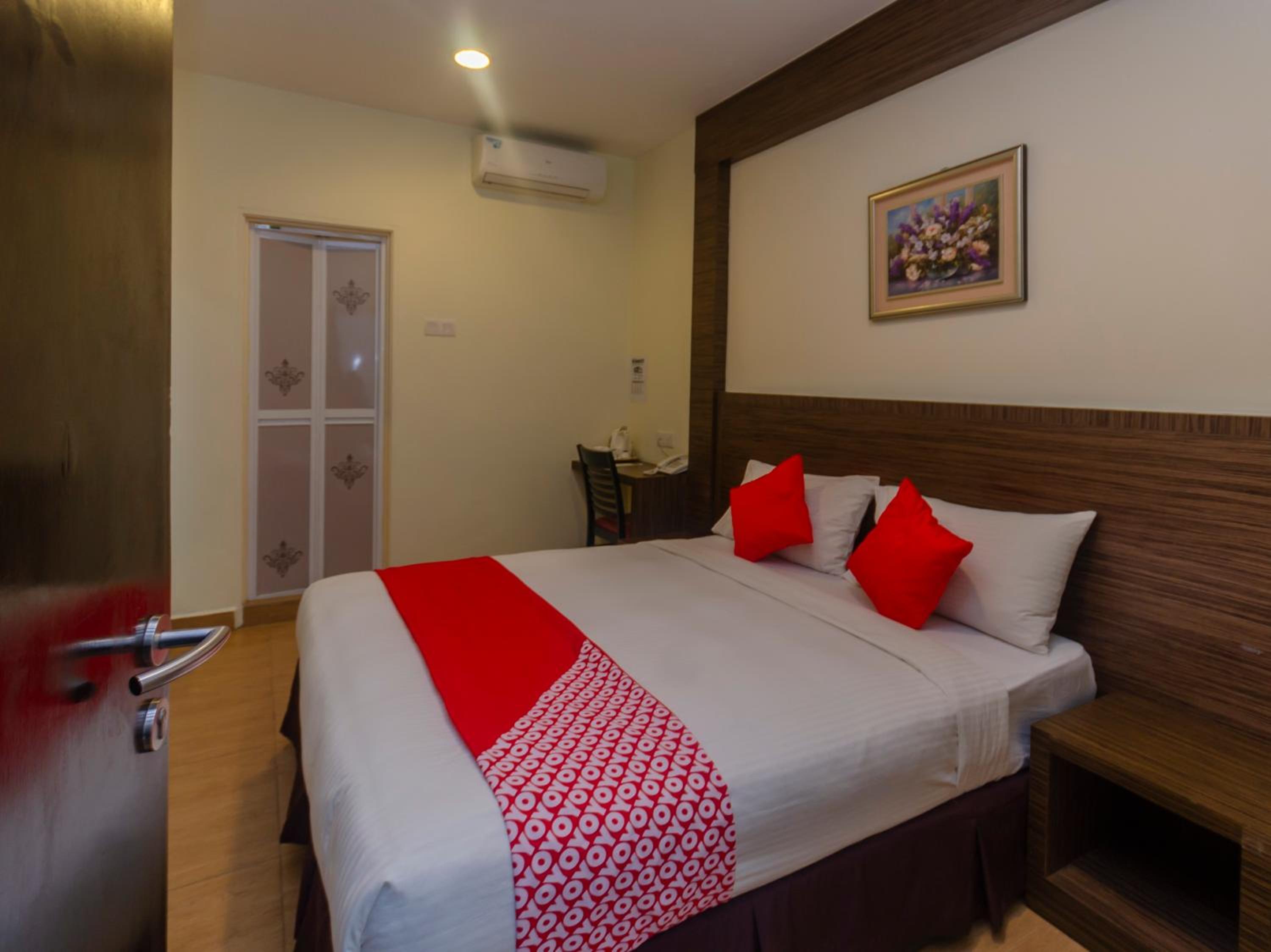 Standard Queen Room