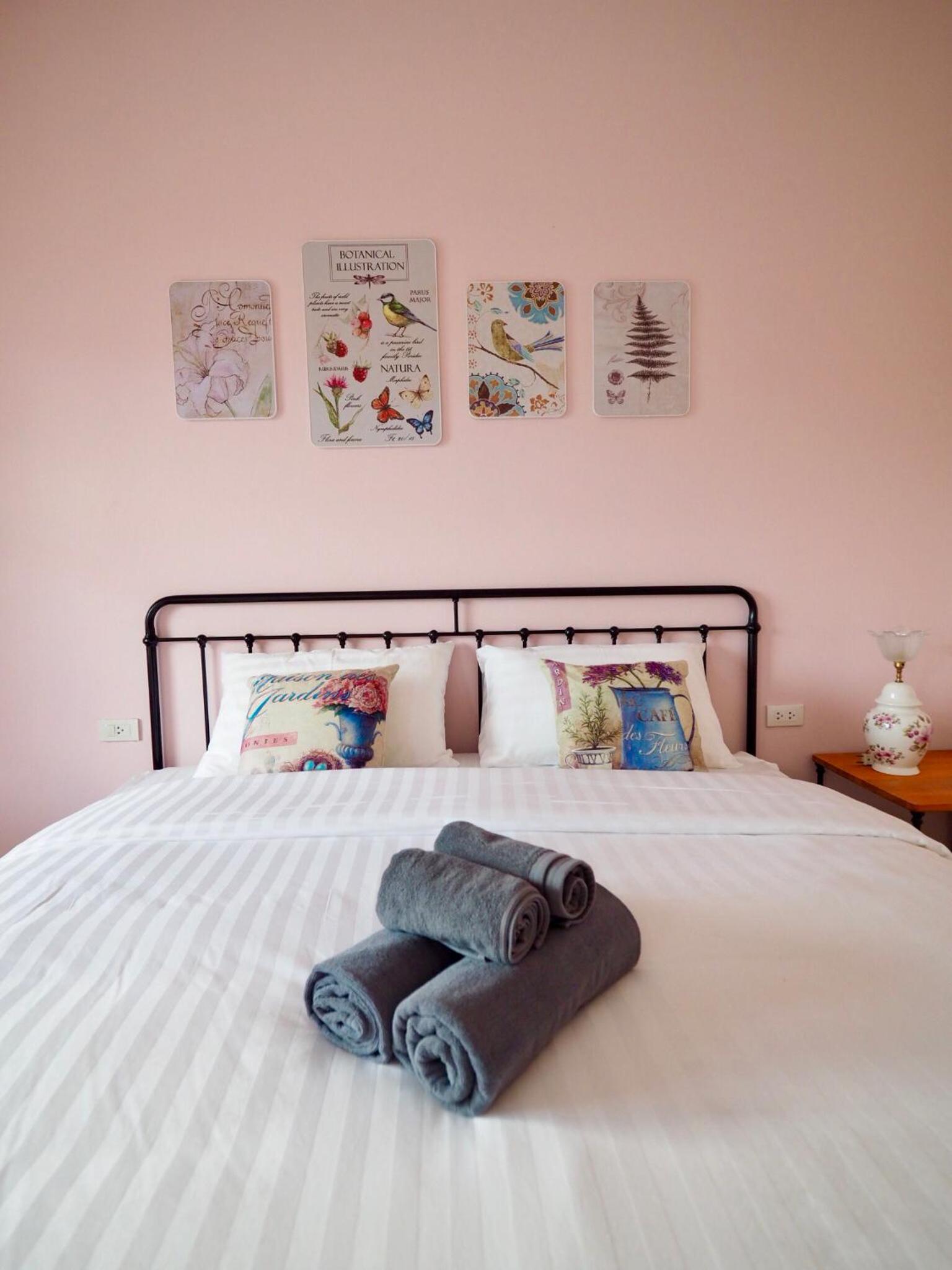 Double Room - Photo 11