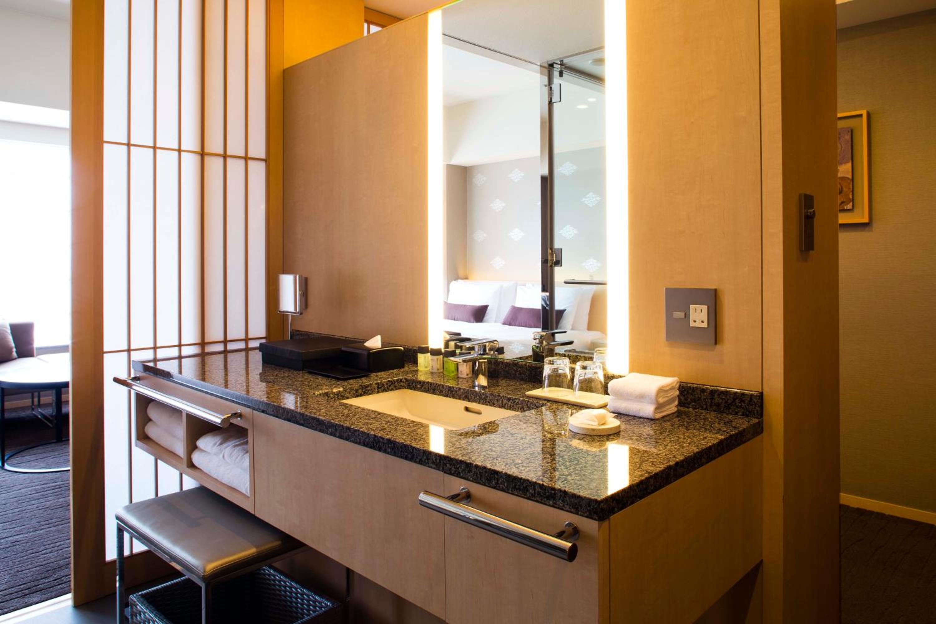 Deluxe Hollywood Twin Room - Non-Smoking