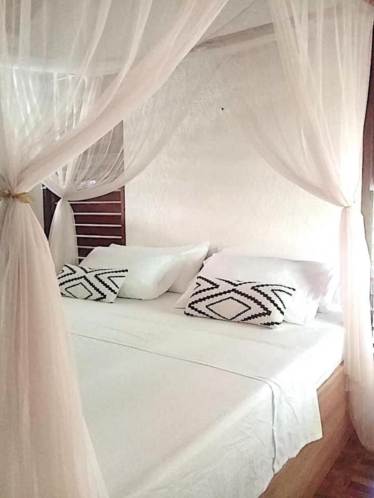 Double Room with Private Bathroom - Photo 2