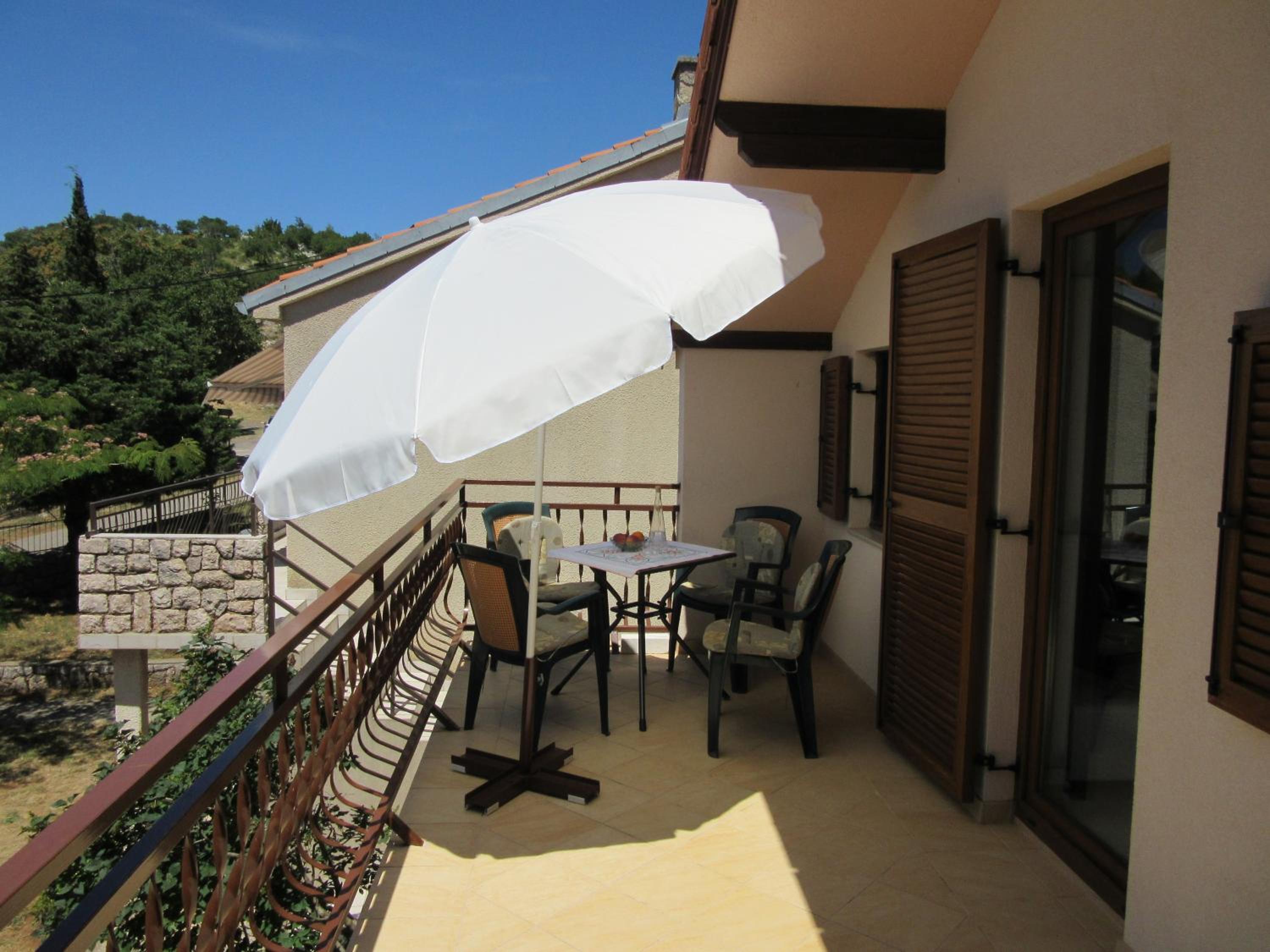Apartment with Balcony - Photo 19