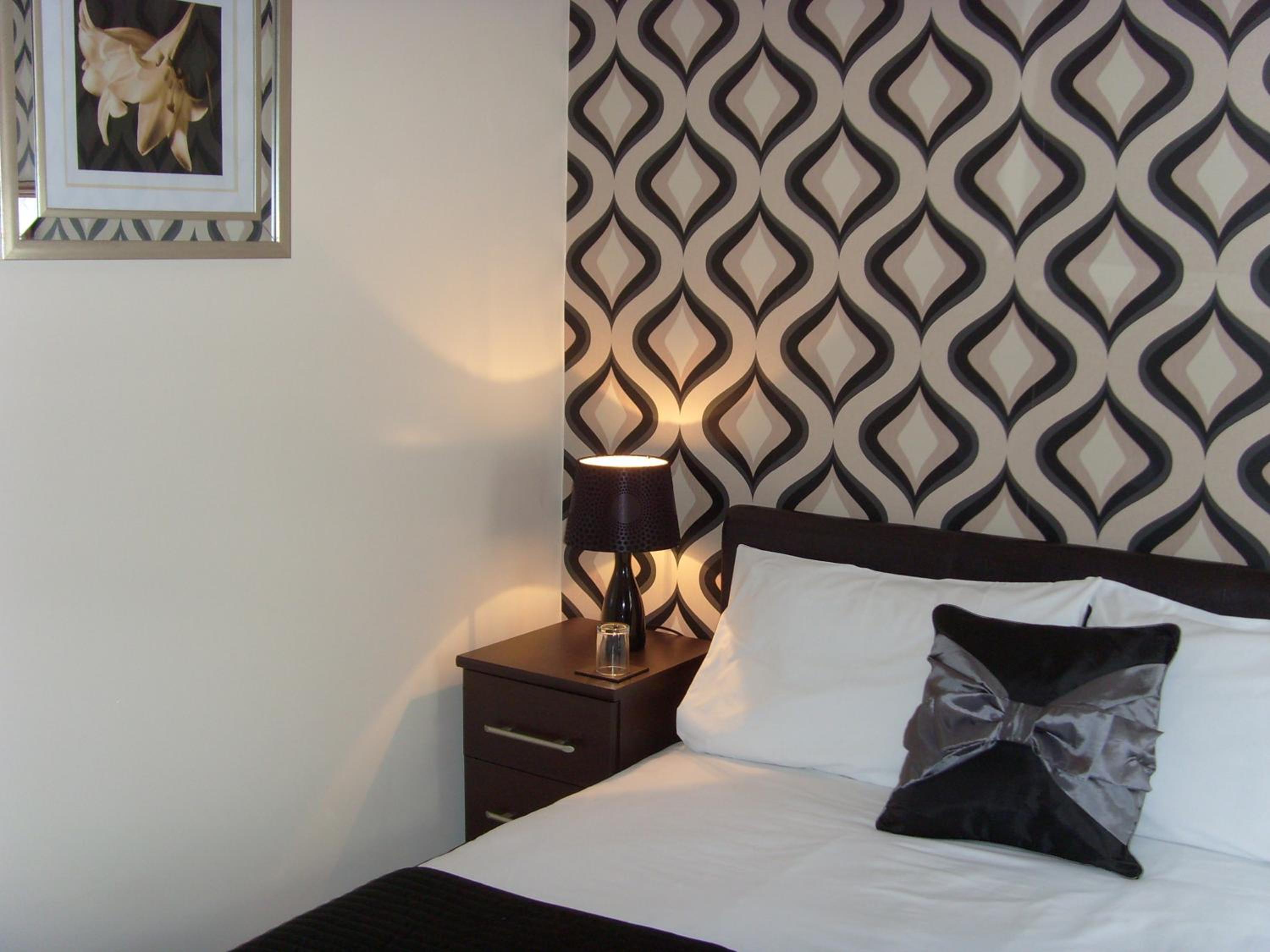 Deluxe Double Room with Shower - Photo 8