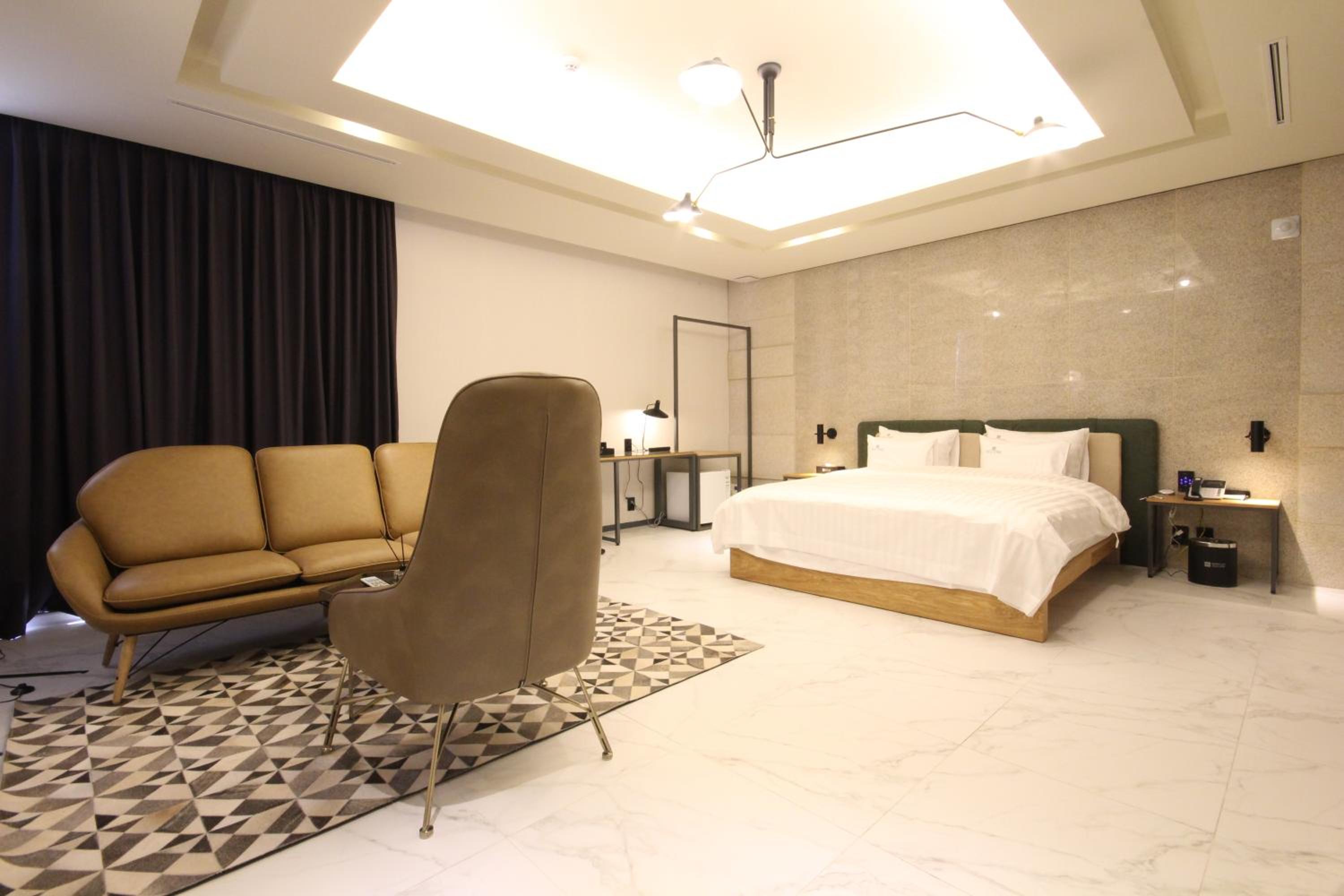 Superior King Room