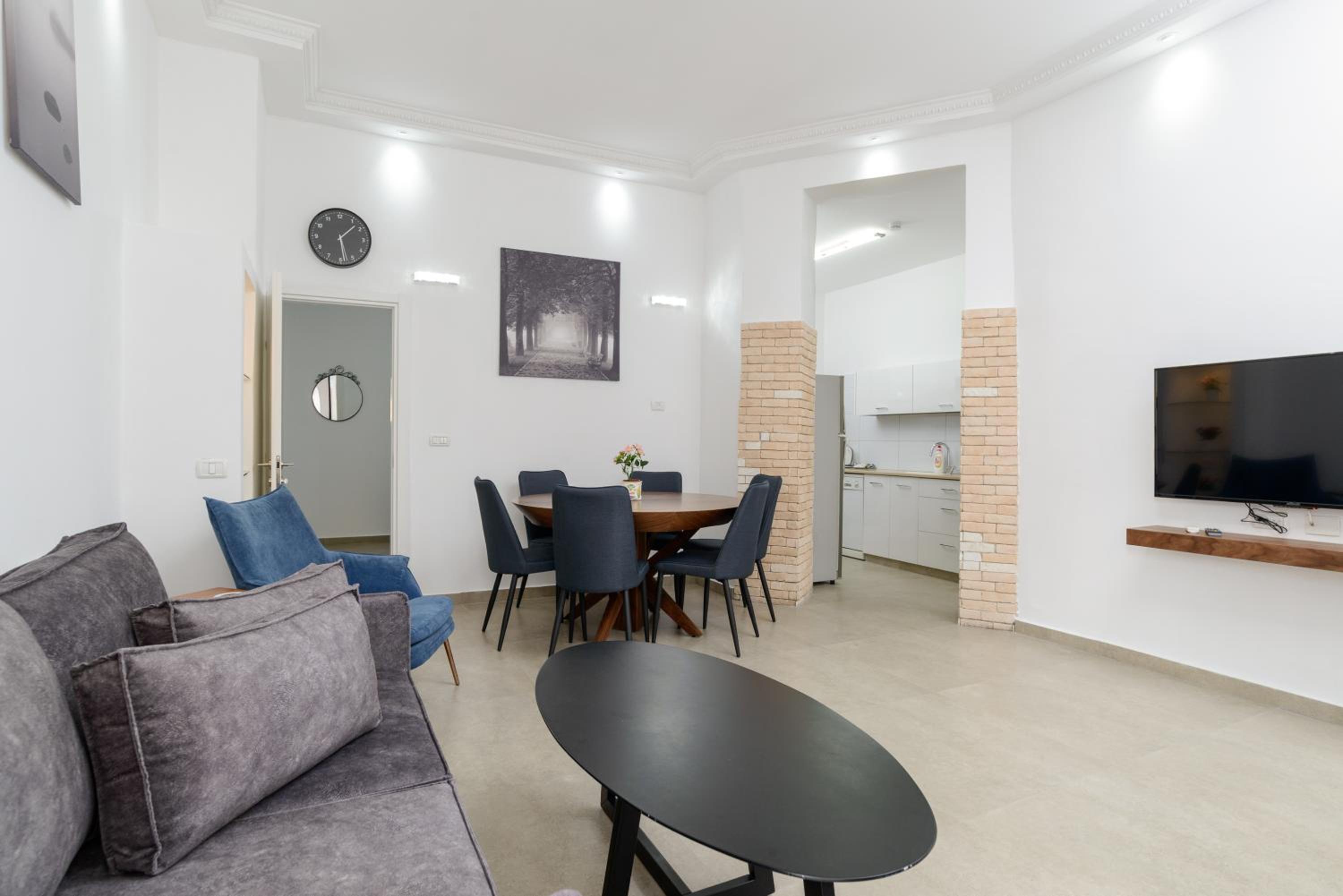Two-Bedroom Apartment - Annex - Photo 17