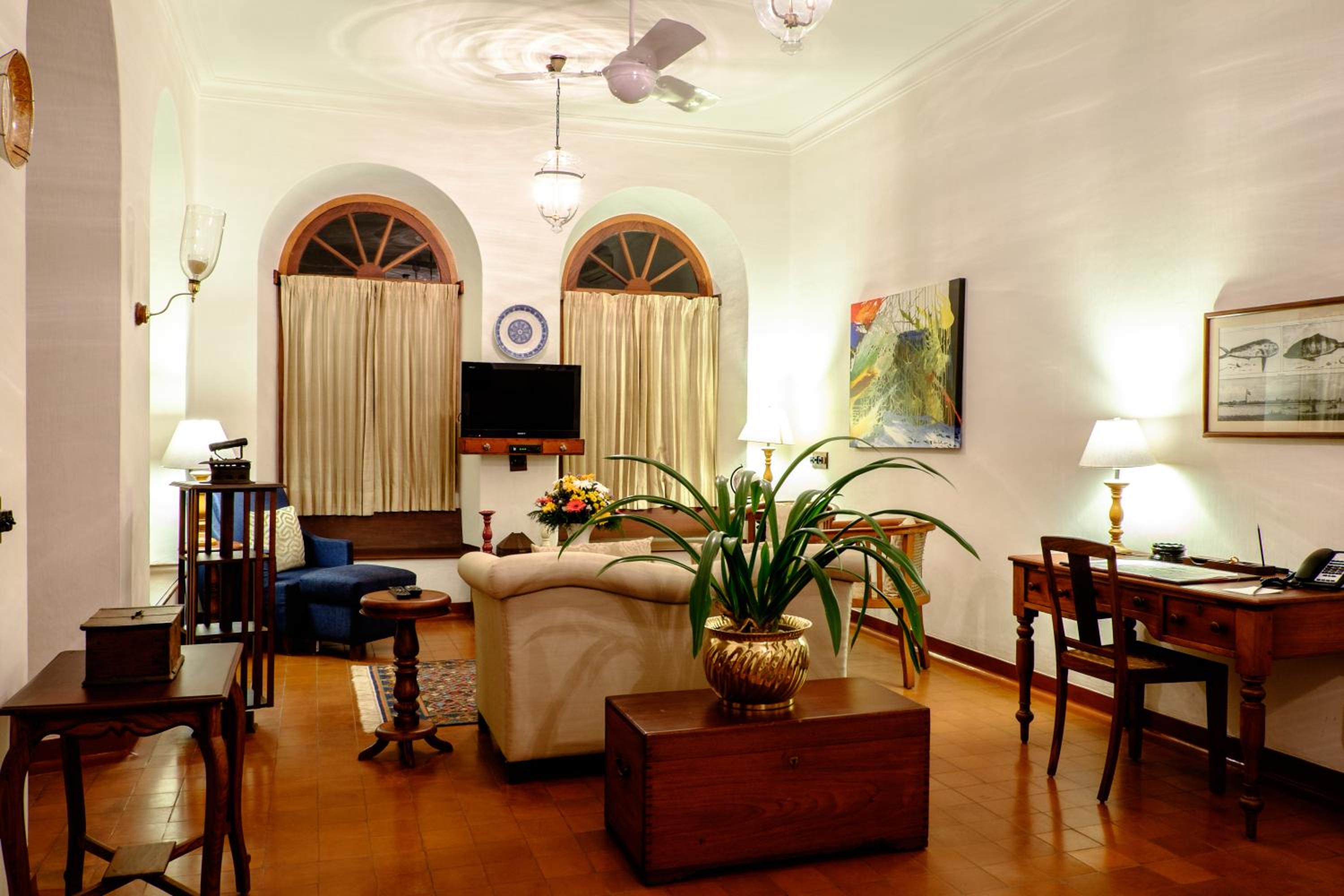 Deluxe Sea Facing Suite - Complimentary Sunset cruise for 45 minutes - Photo 6