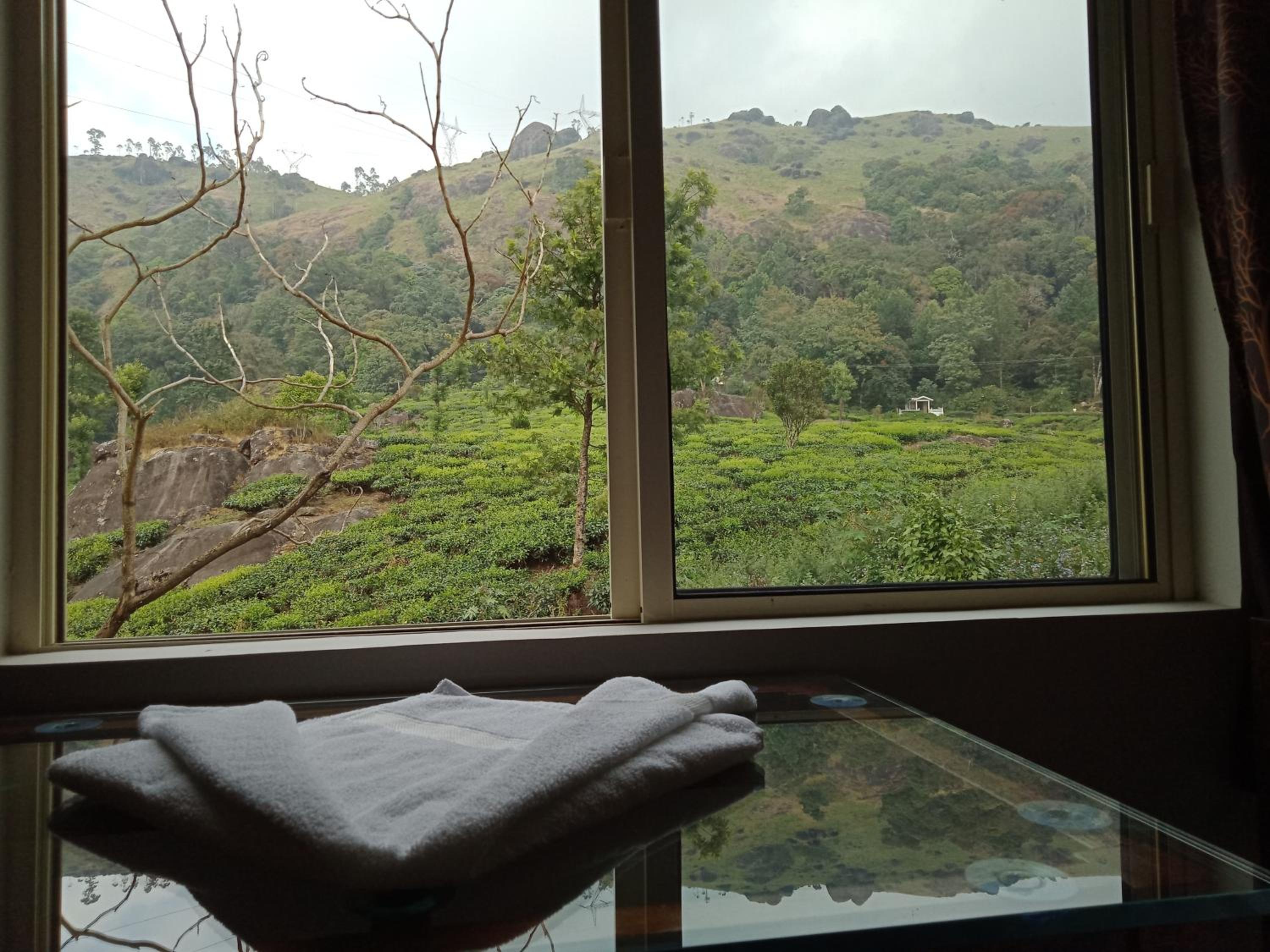 Double Room with Mountain View - Photo 3