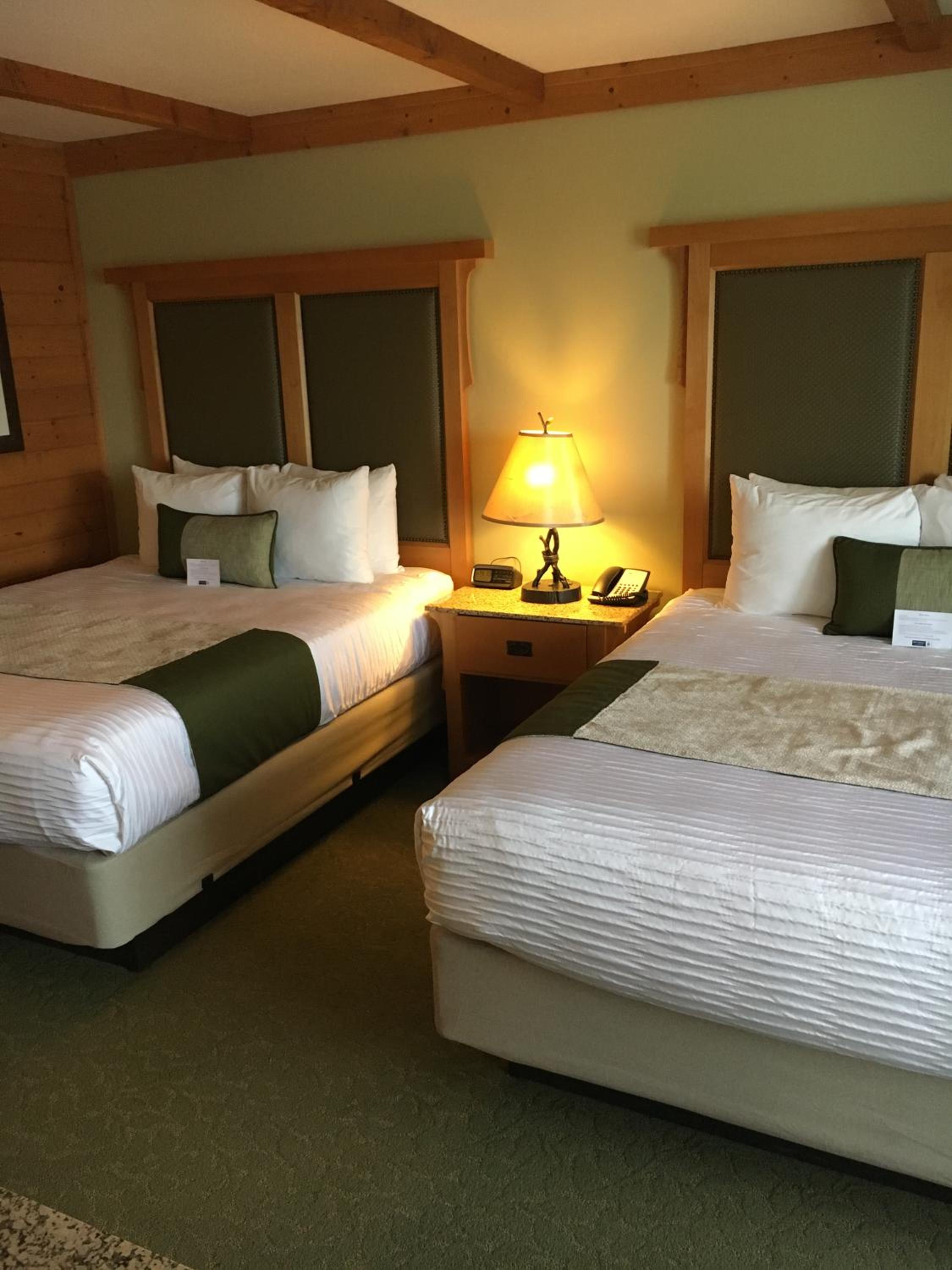 Family Suite with Two Queen Beds with Sofa Bed - Non-Smoking - Photo 2