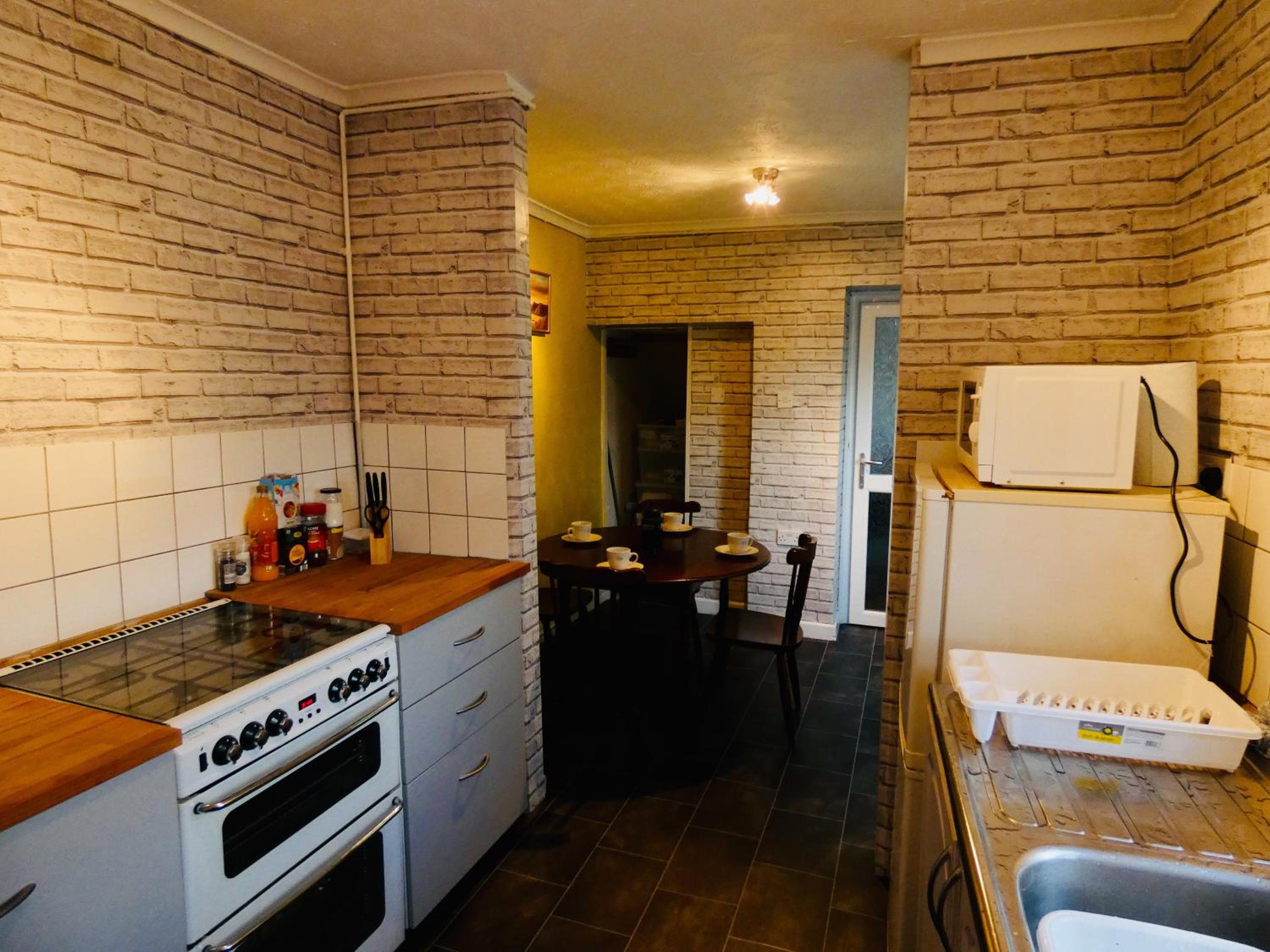Double Room With Shared Bathroom photo 2