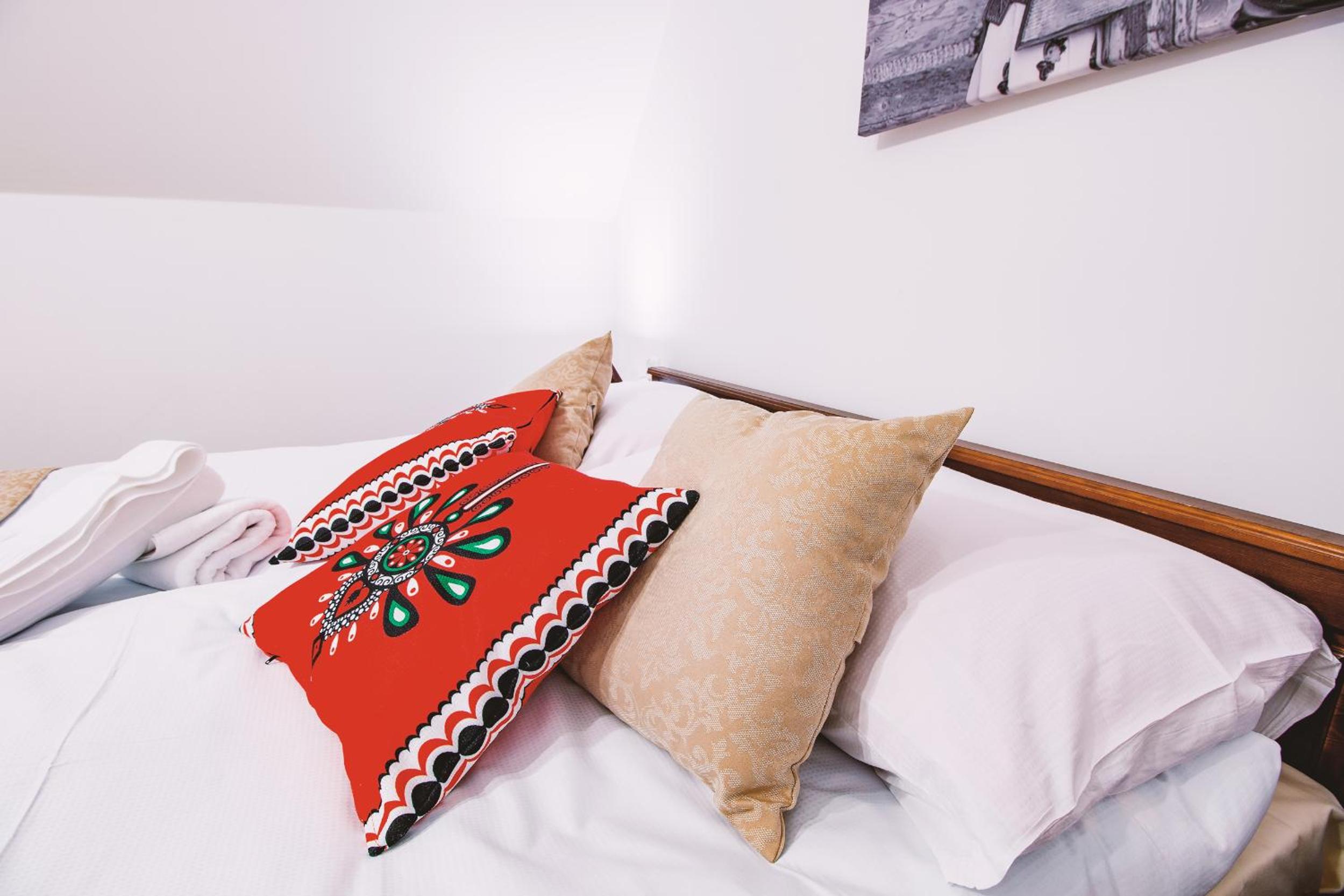 Double Room - Photo 8