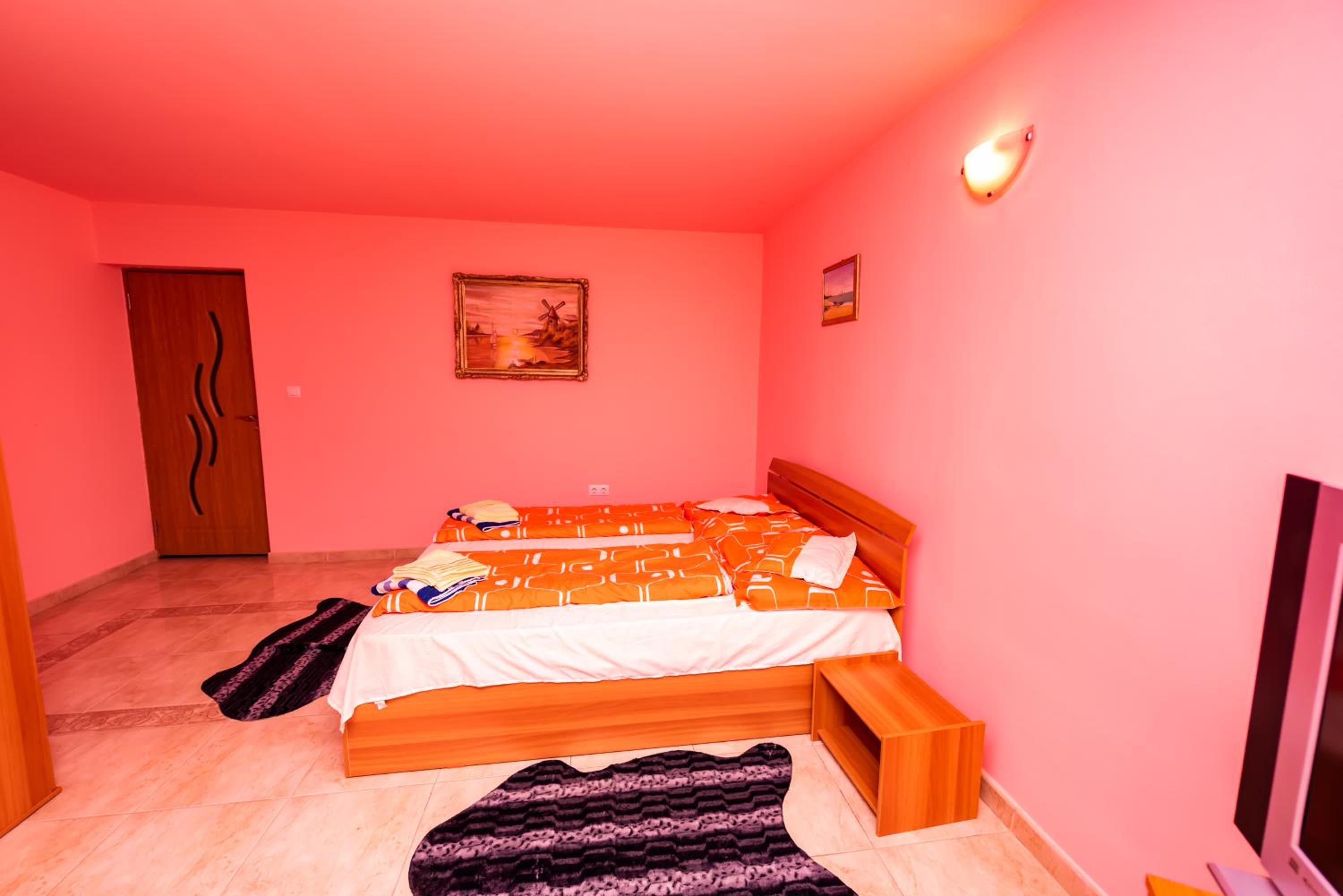Double Room with Private Bathroom - Photo 5