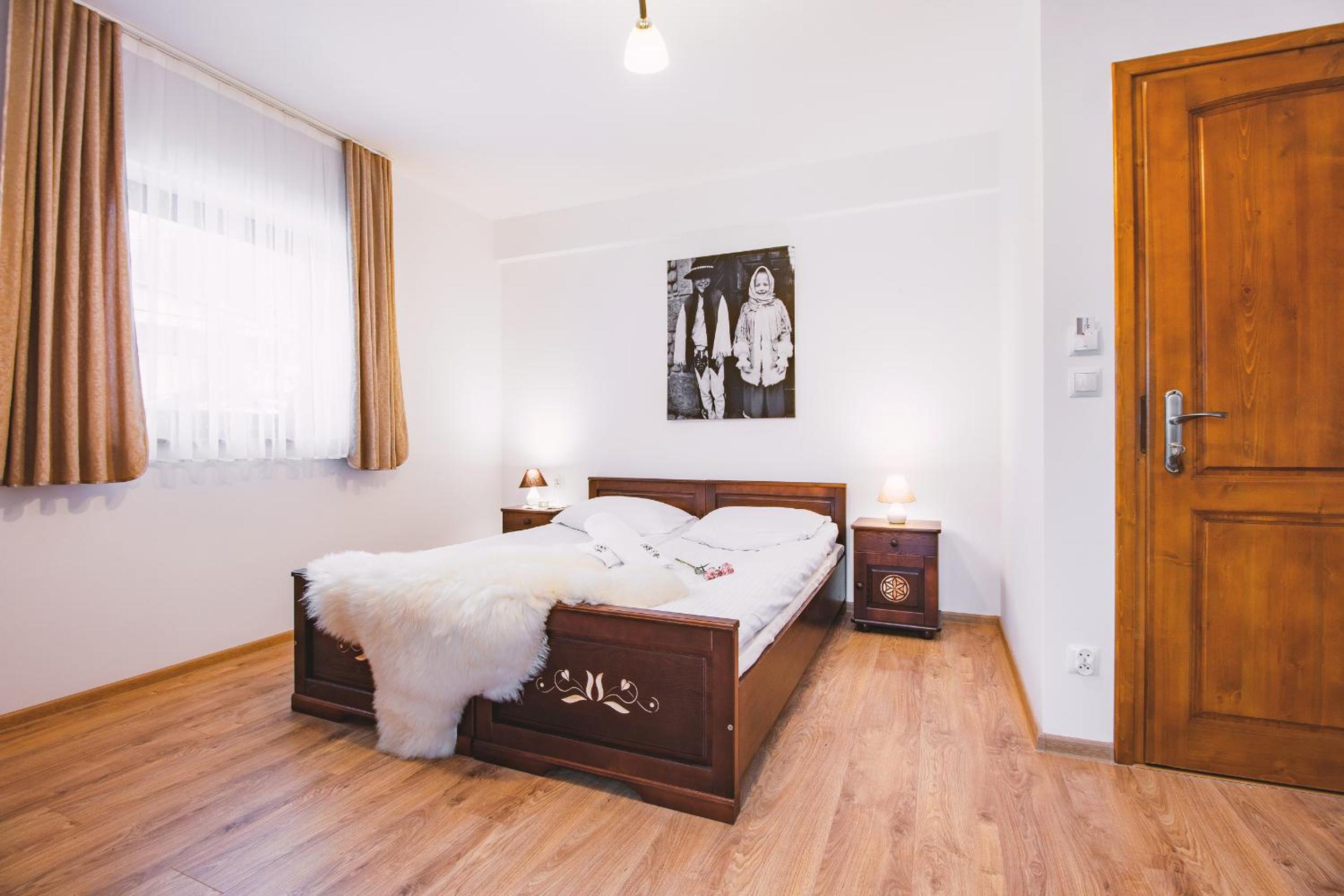 Double Room - Photo 6