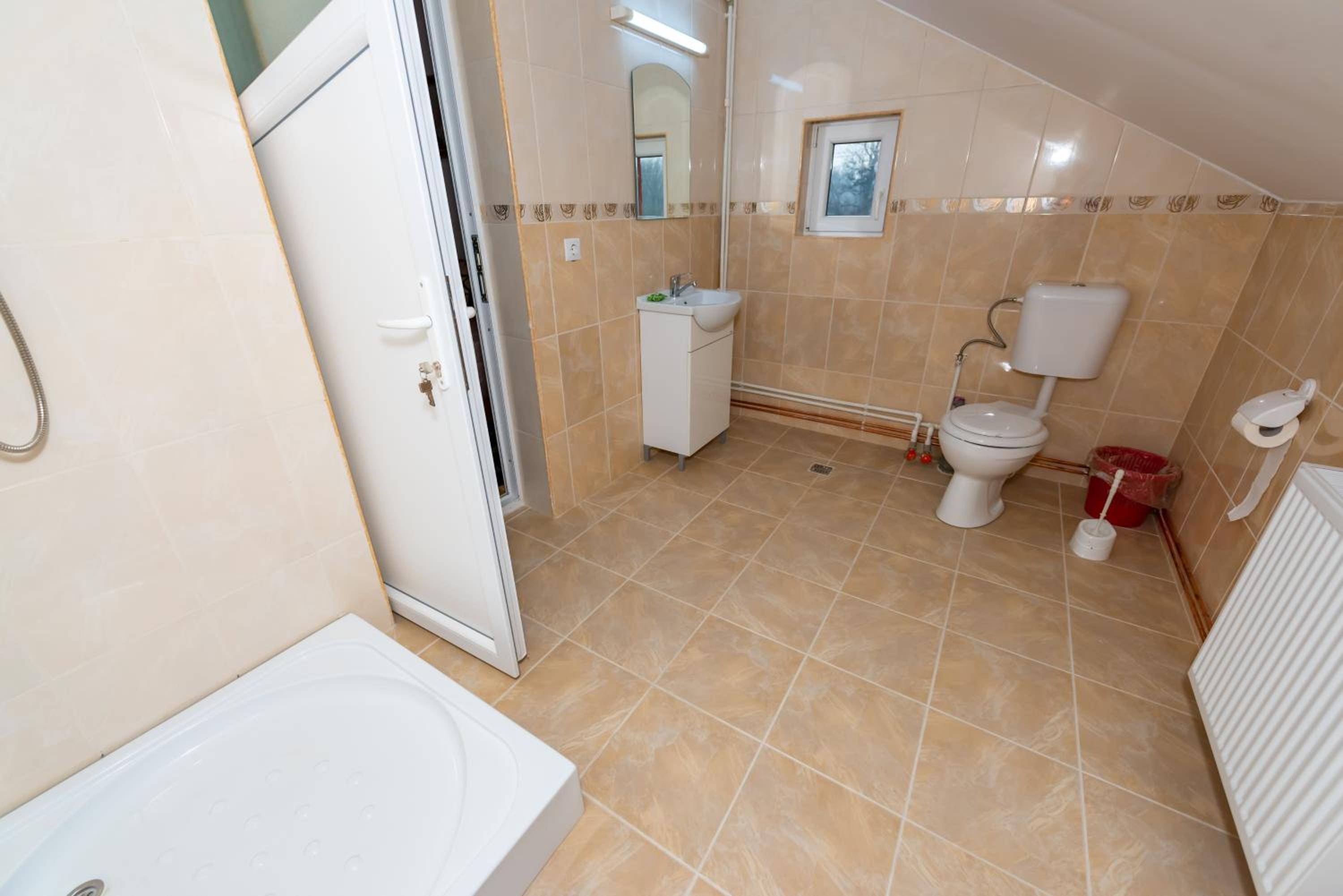 Double Room with Private Bathroom - Photo 3