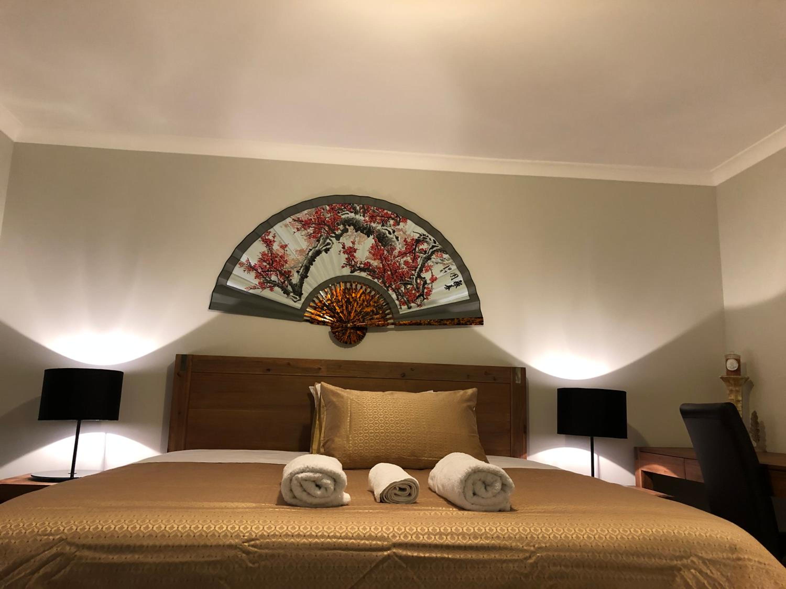 King Room with Shower and Balcony photo 2