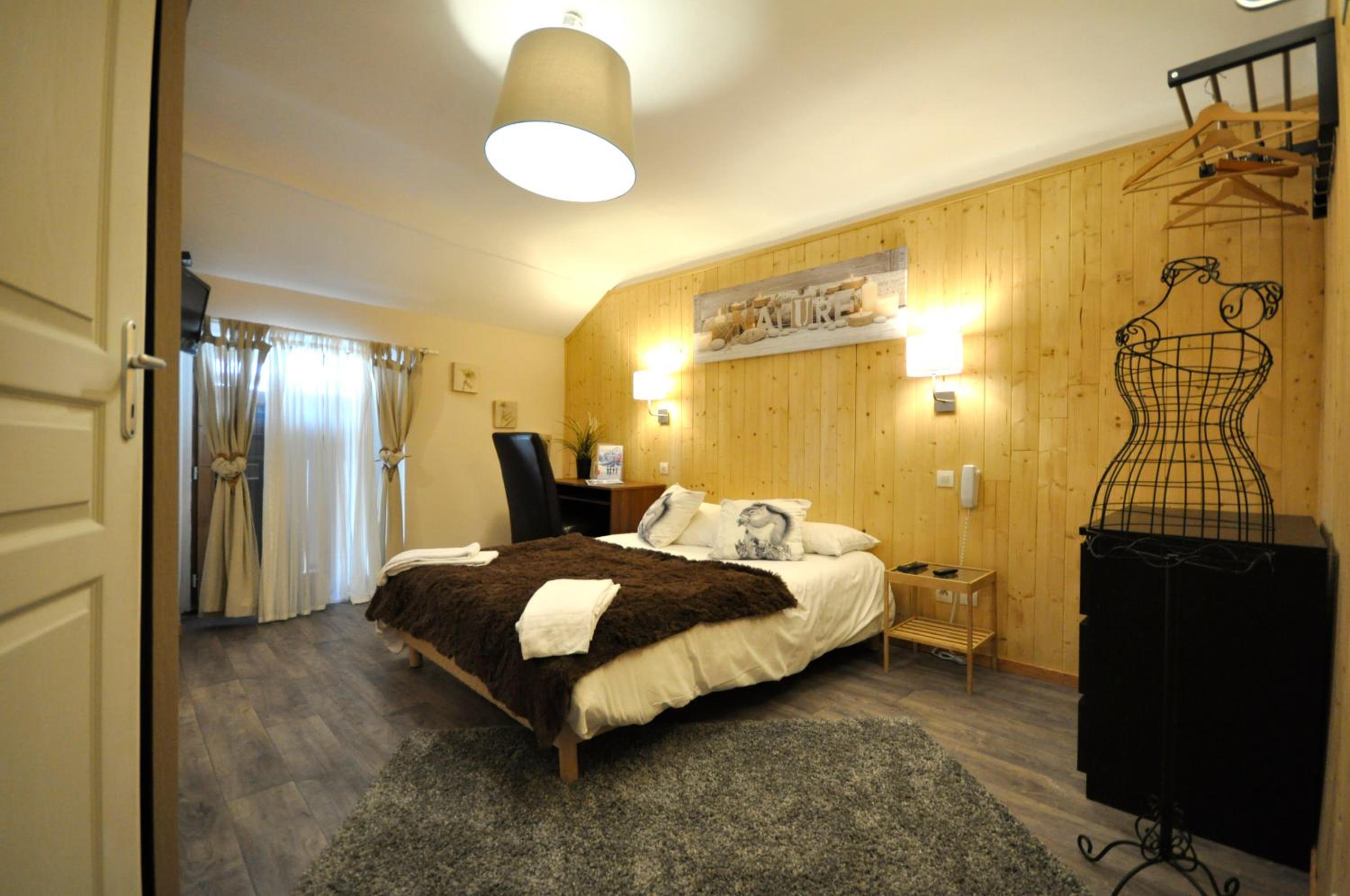 Standard Double Room photo 3