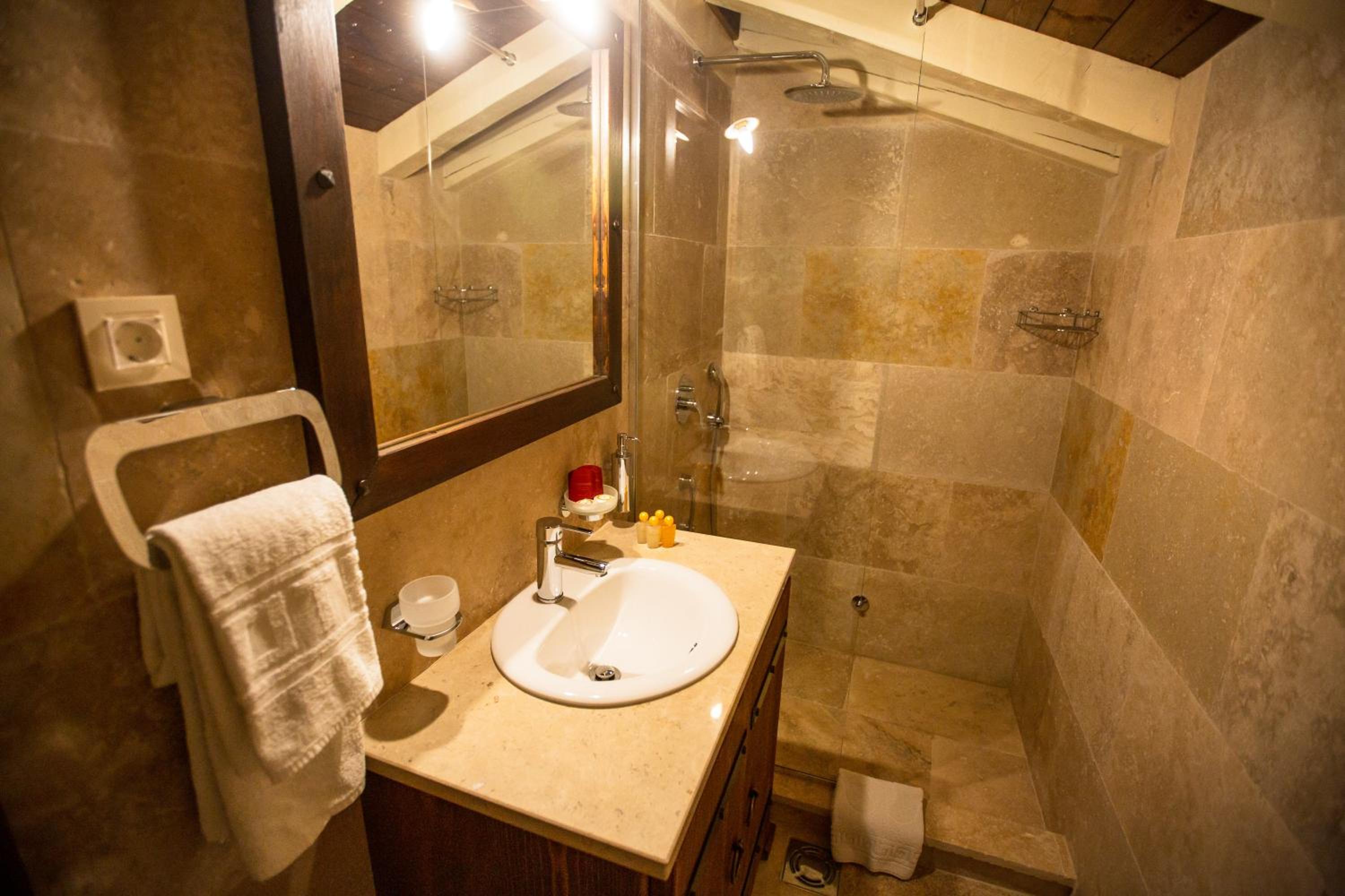 Studio Apartment photo 3