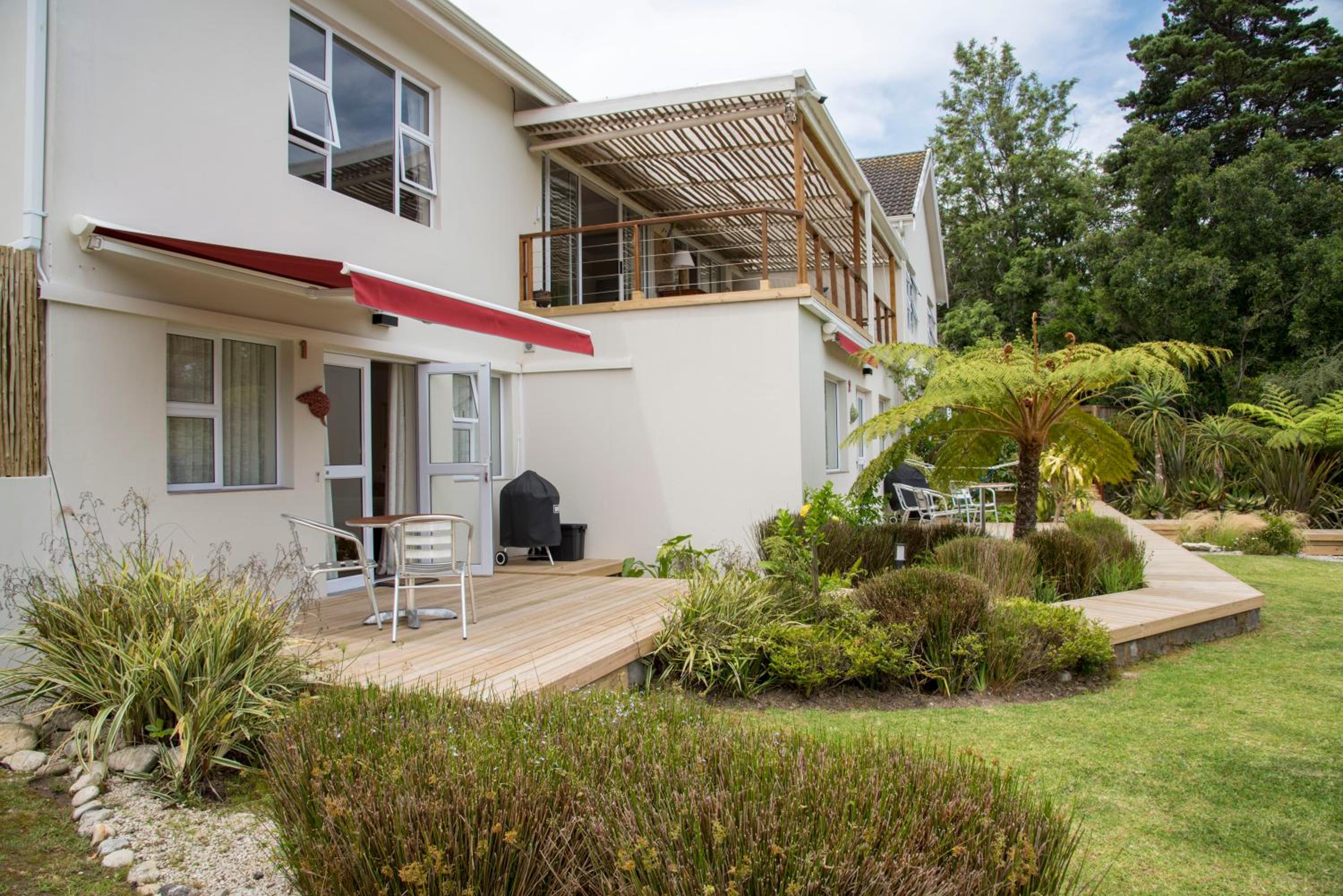 Apartment with Garden View - Photo 5