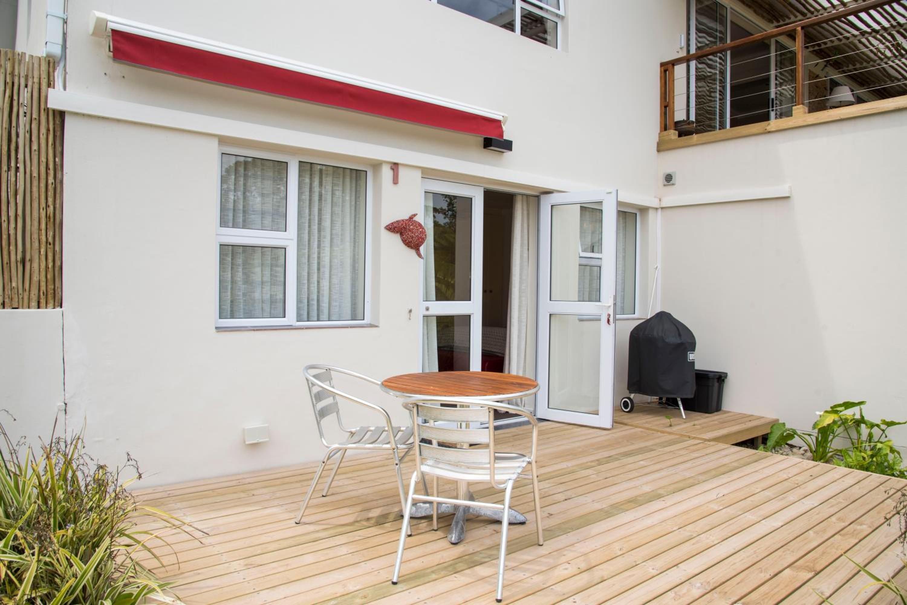 Apartment with Garden View - Photo 8