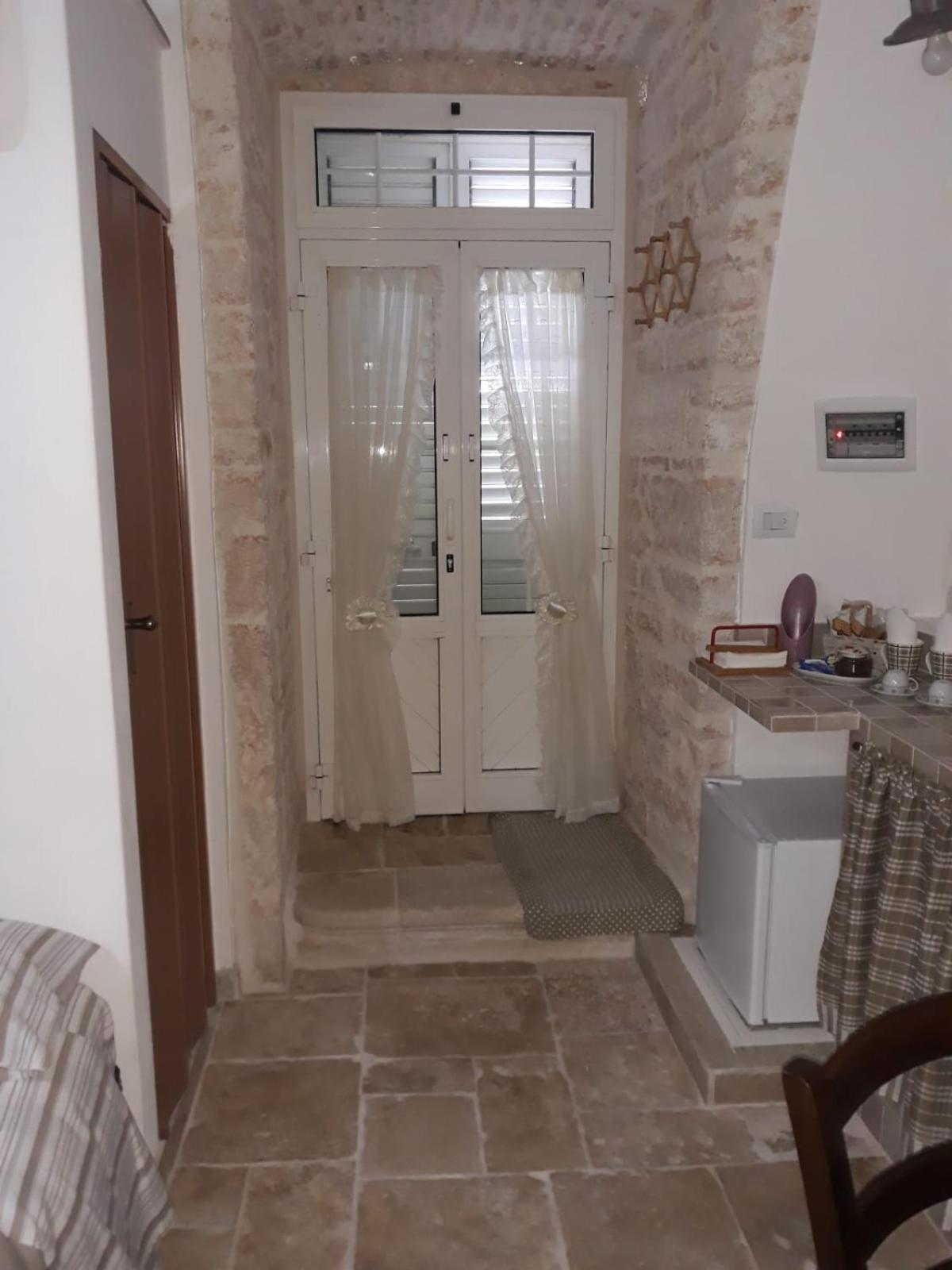 One-Bedroom House photo 1