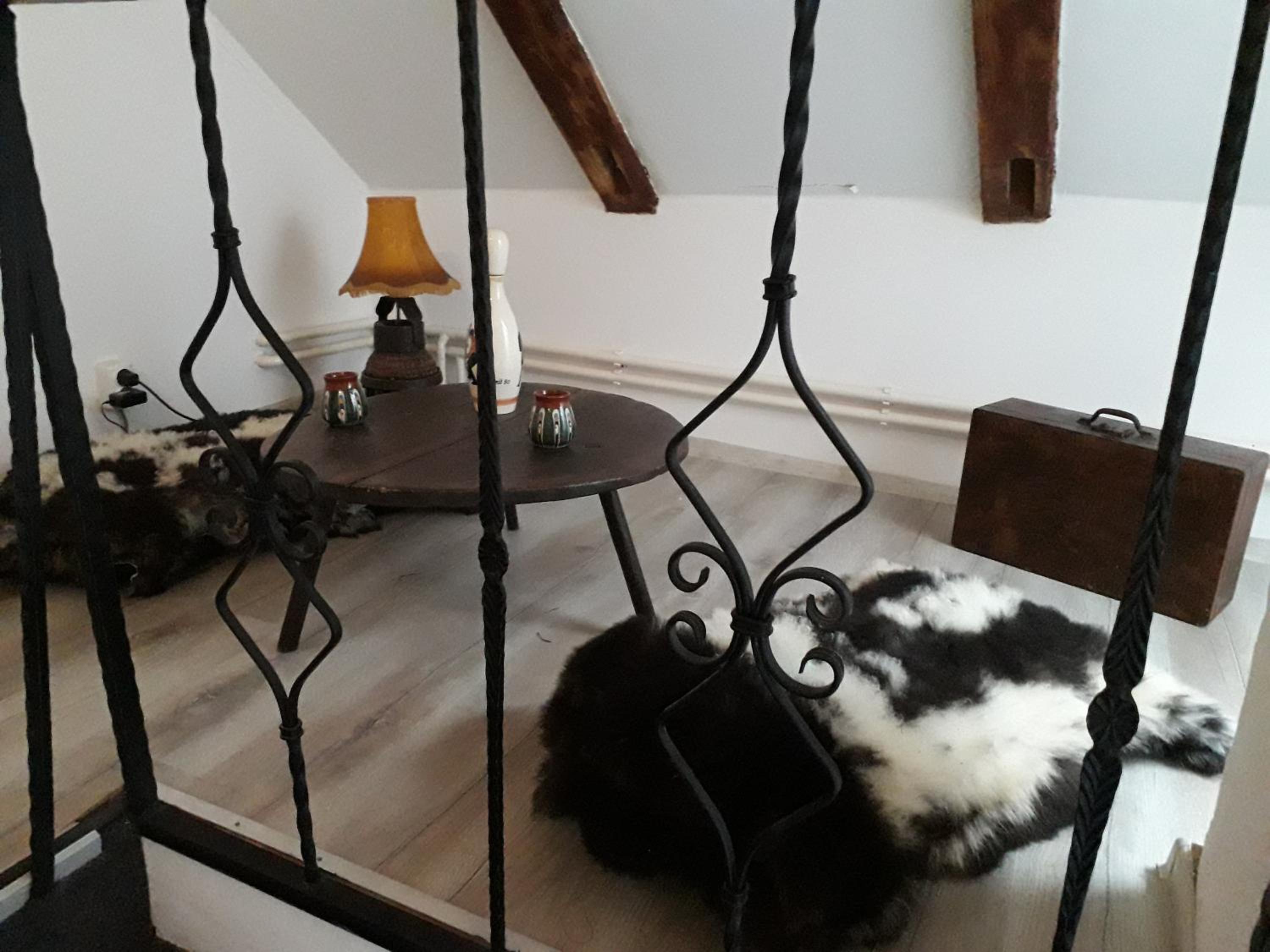 Standard King Room - Photo 12