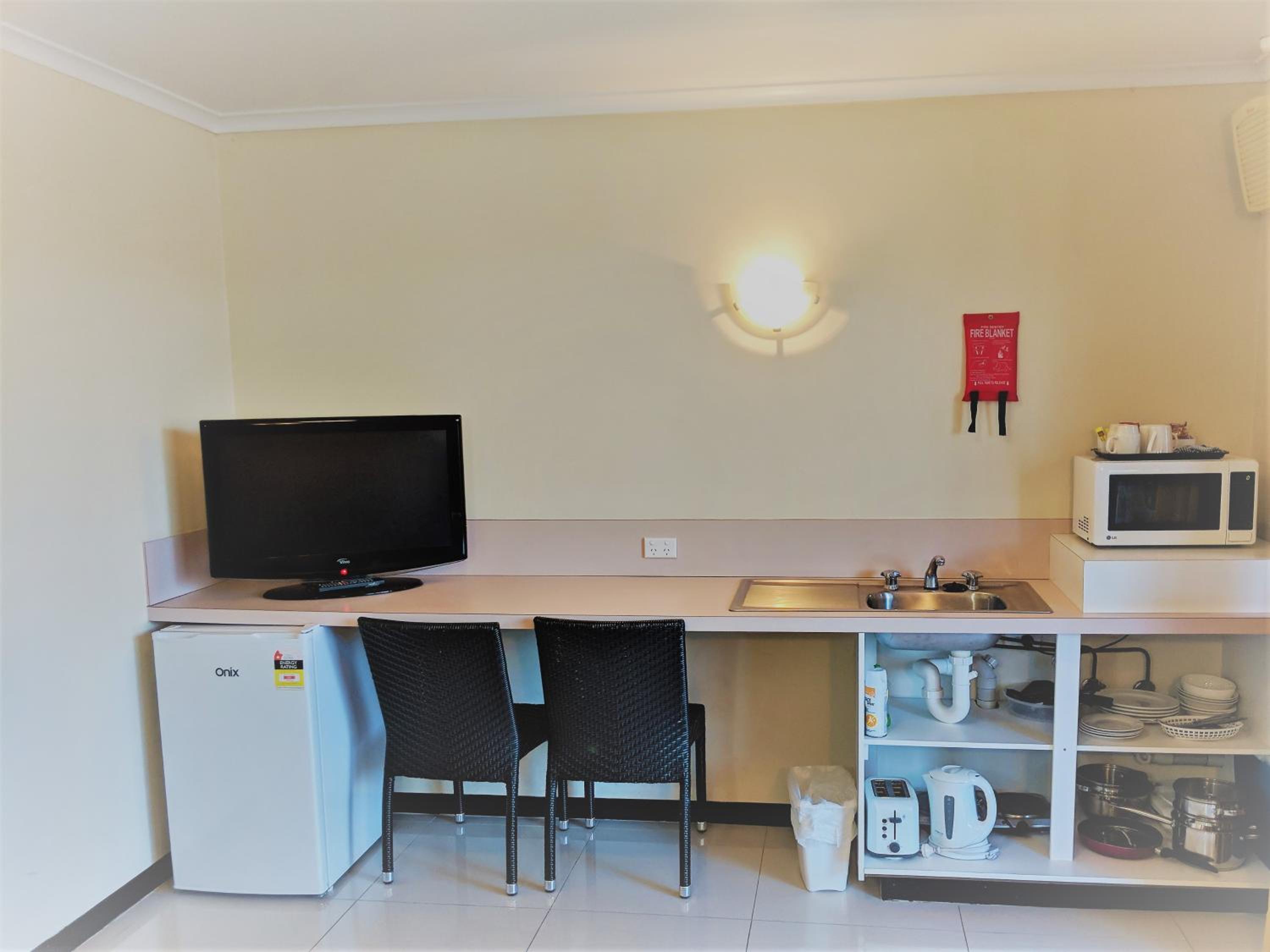 Executive Two-Bedroom Suite - Photo 16