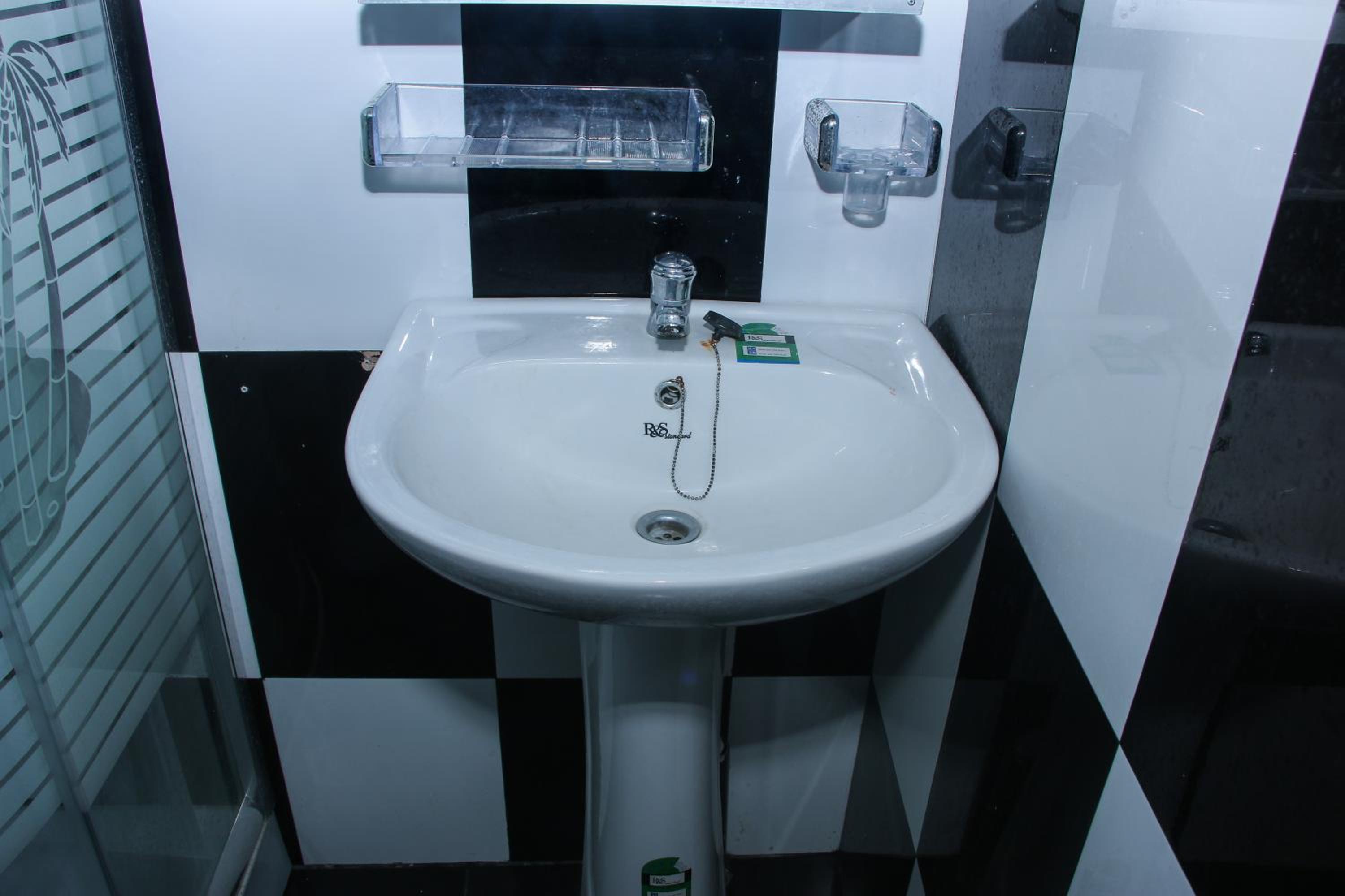 Double Room with Private Bathroom photo 3