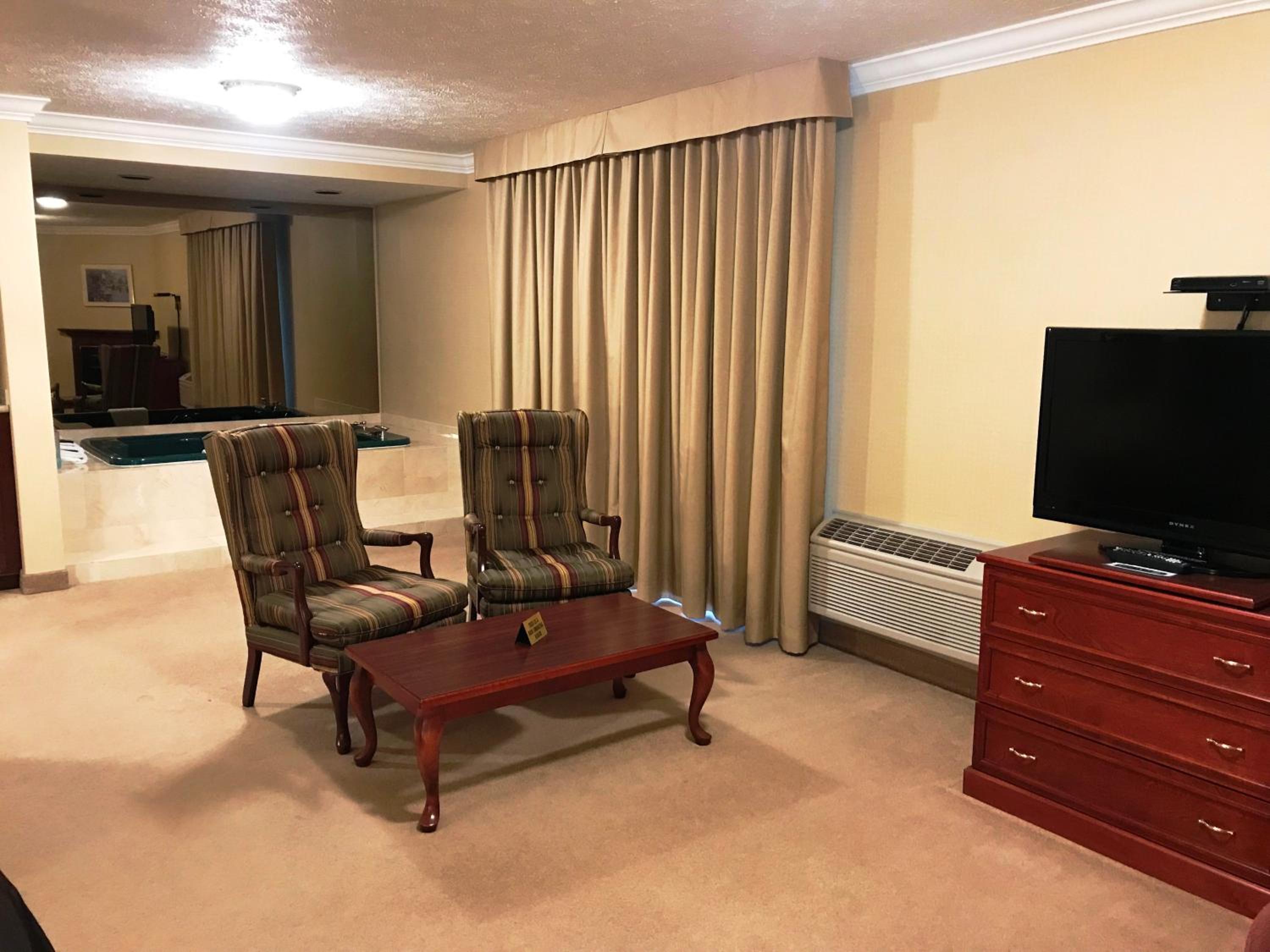 Superior Suite - Photo 3