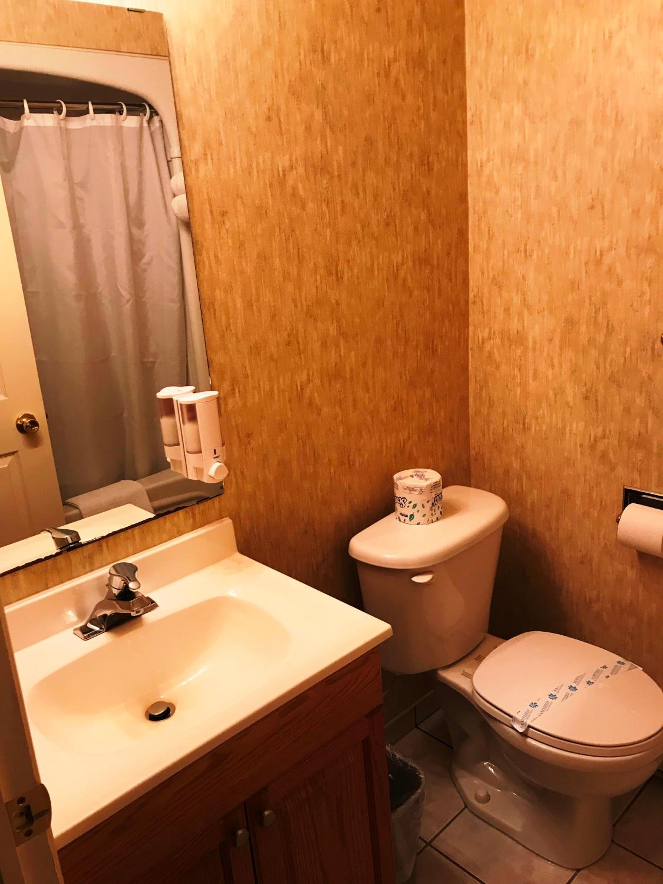 Standard Double Room - Photo 9