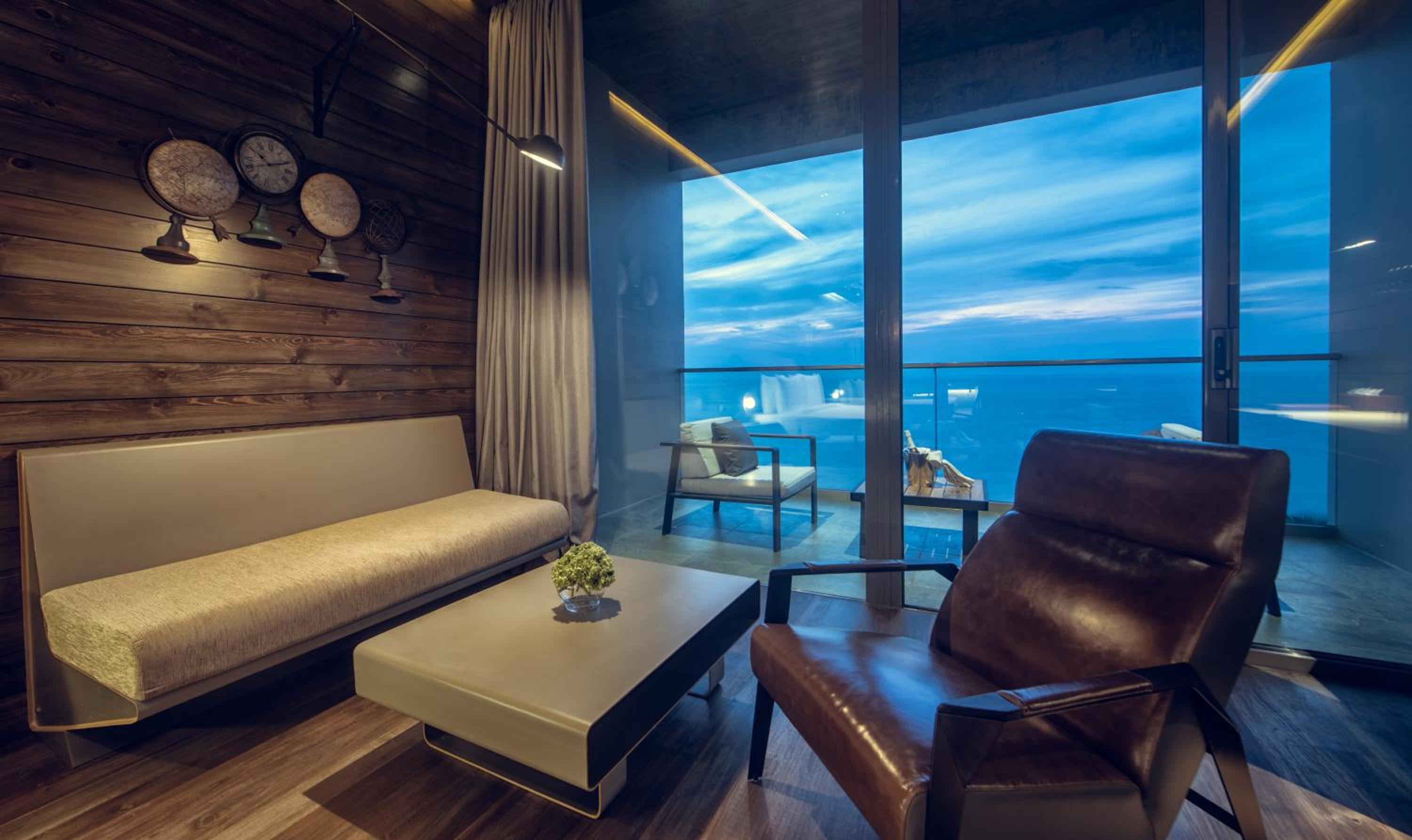 Premier Double Room with Sea View and Free Airport Transfer photo 3