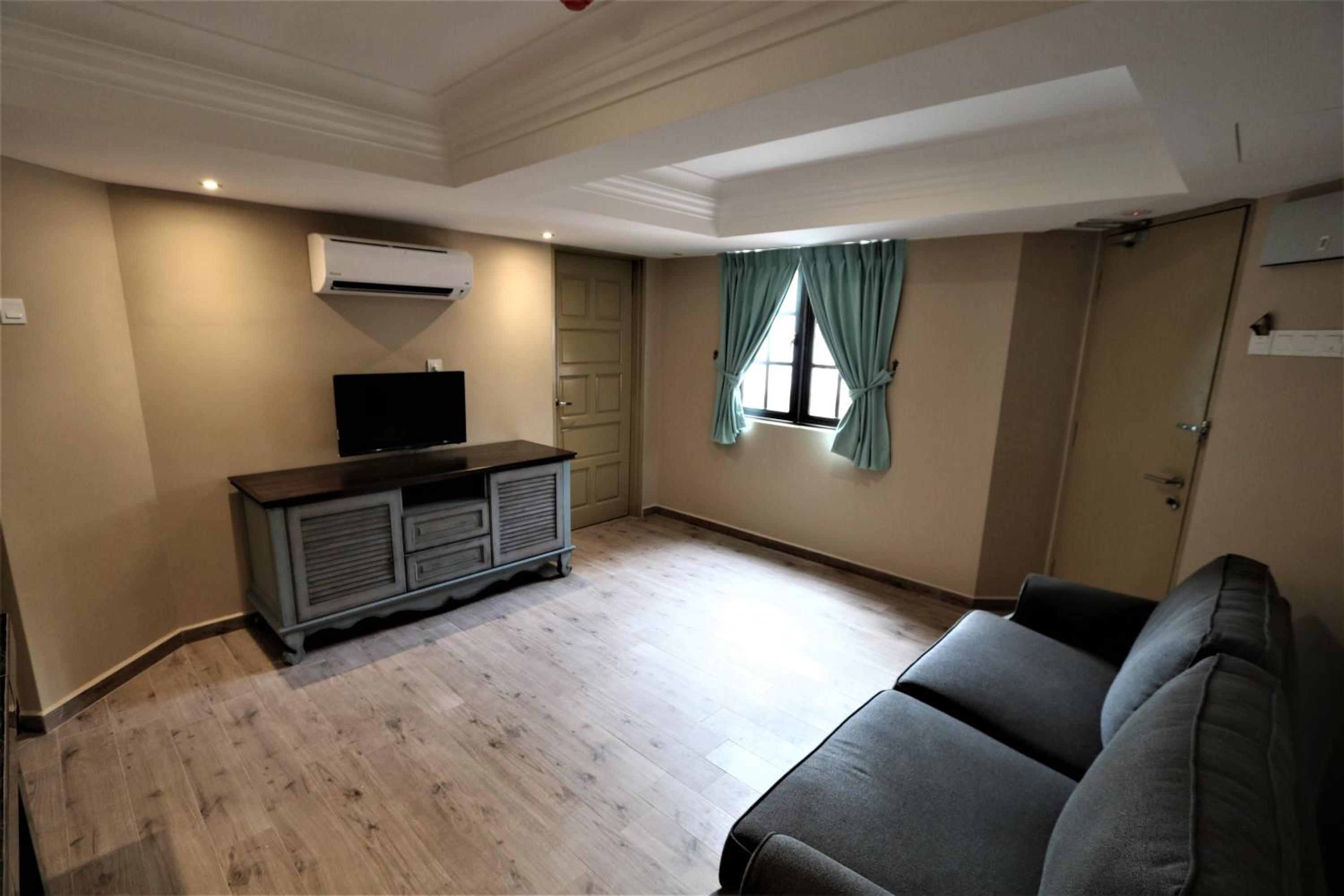 Two-Bedroom Suite - Photo 3