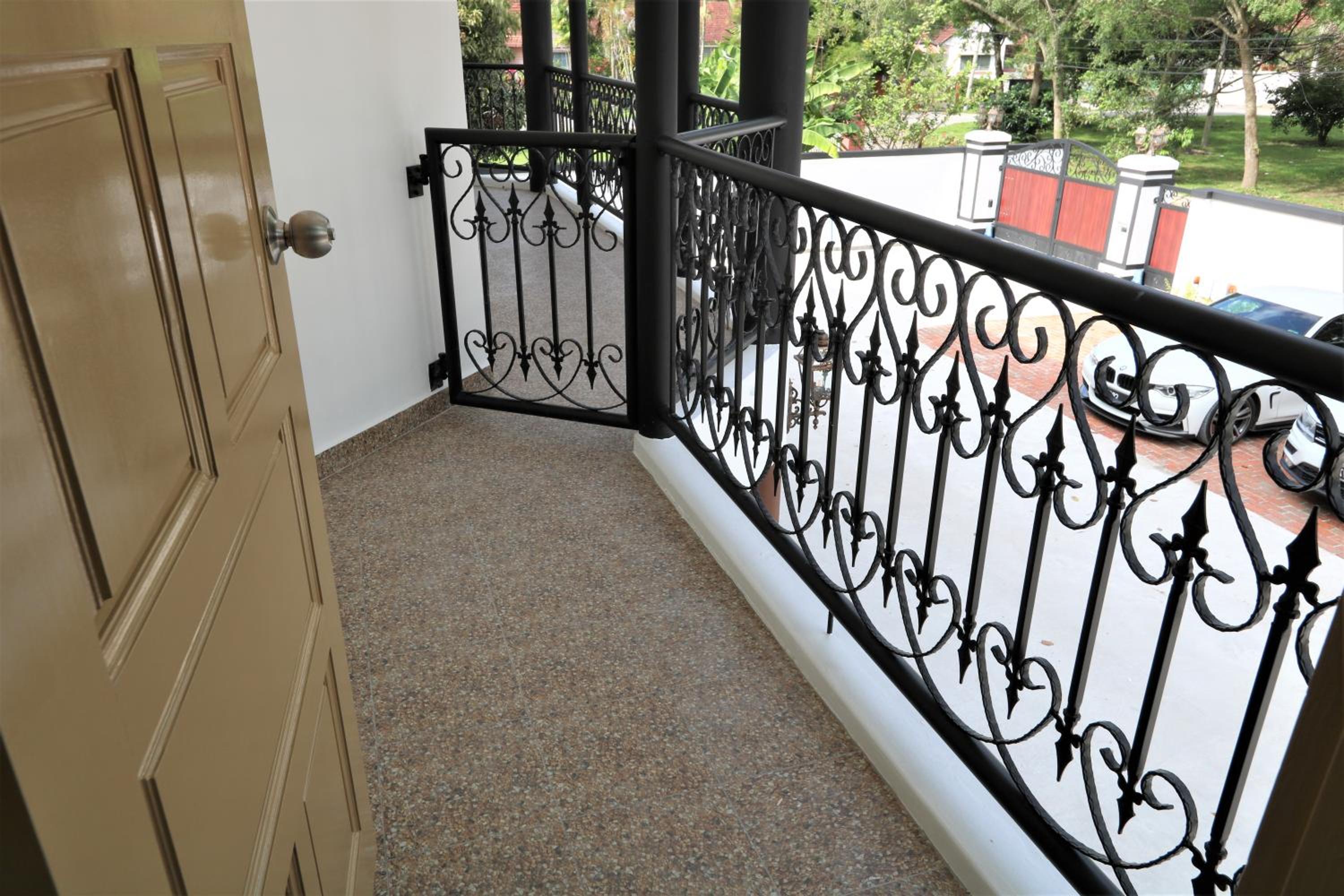 Deluxe Double Room with Balcony - Photo 3