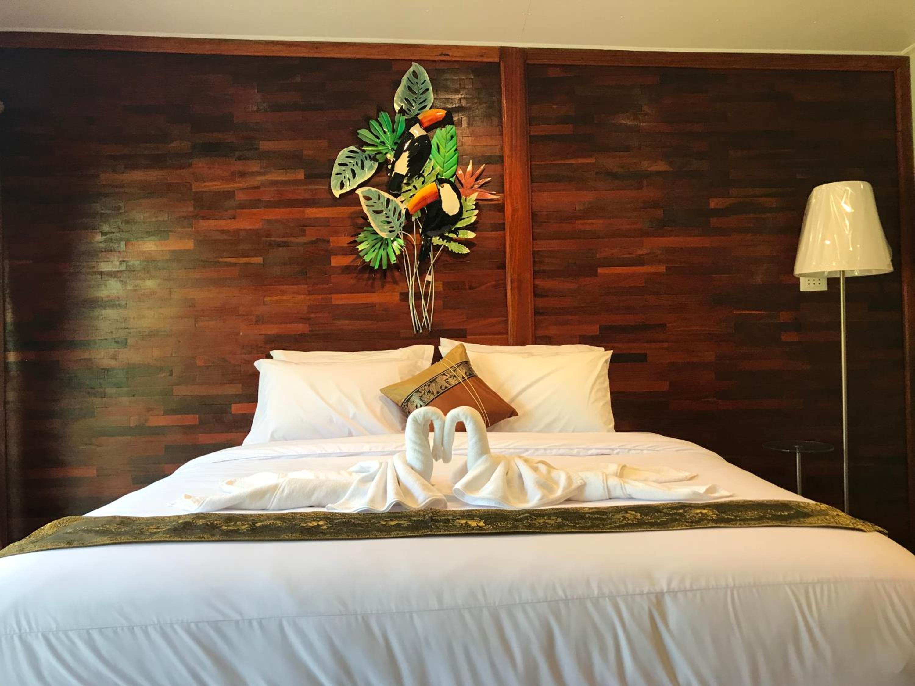 Deluxe Room - Photo 2