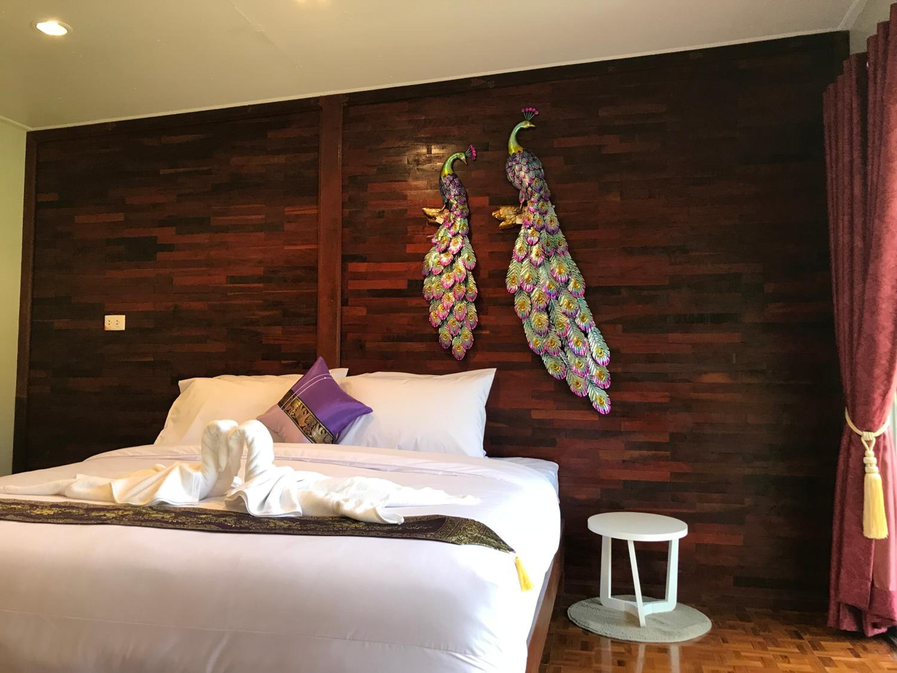 Deluxe Room - Photo 1