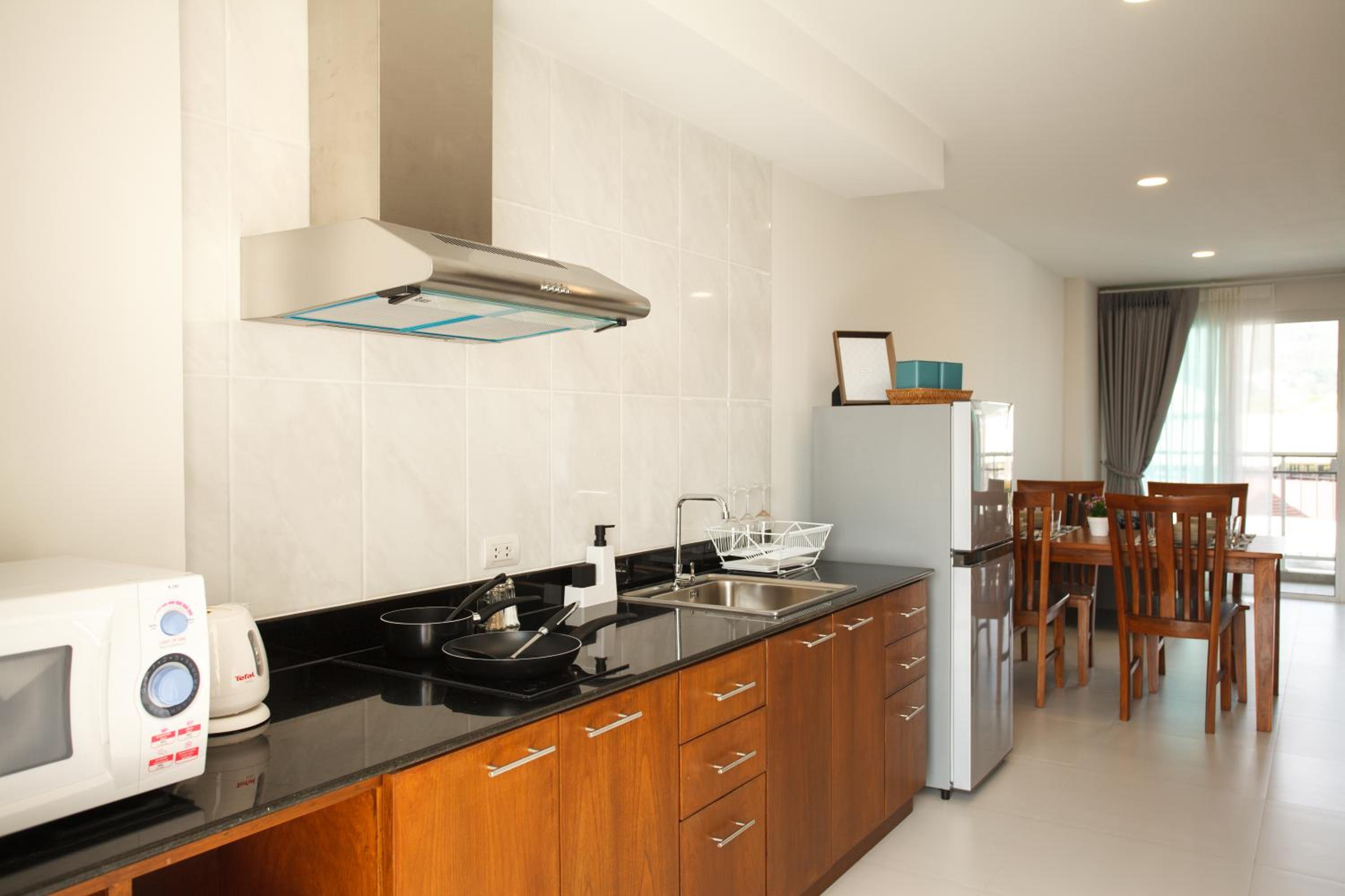 Two-Bedroom Suite - Photo 6